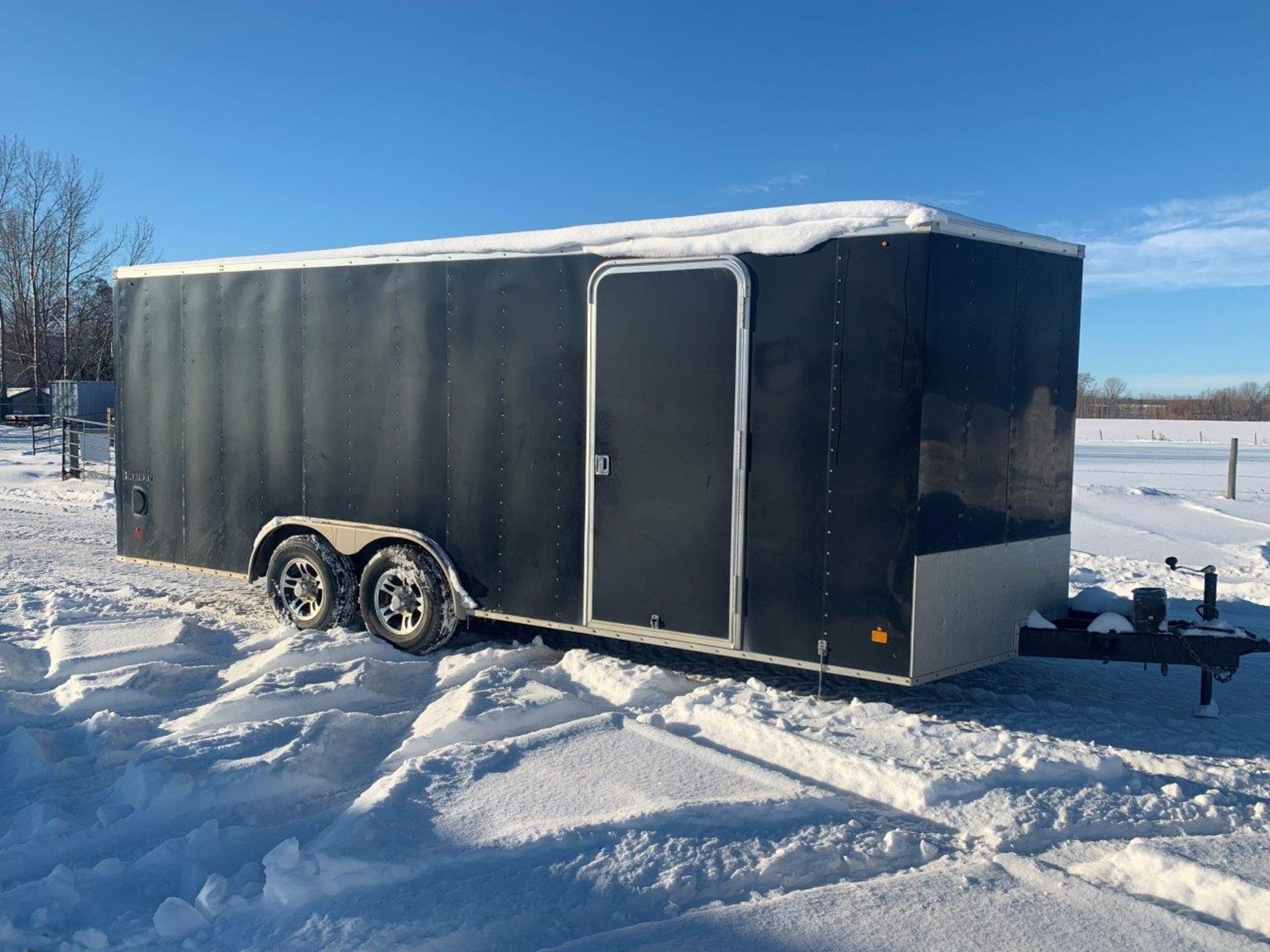 2010 20FTX8FT LOOK ENCLOSED T/A TRAILER W/ REAR RAMP DOOR, SIDE ACCESS DOOR, FRONT MAN DOOR, 5250LBS