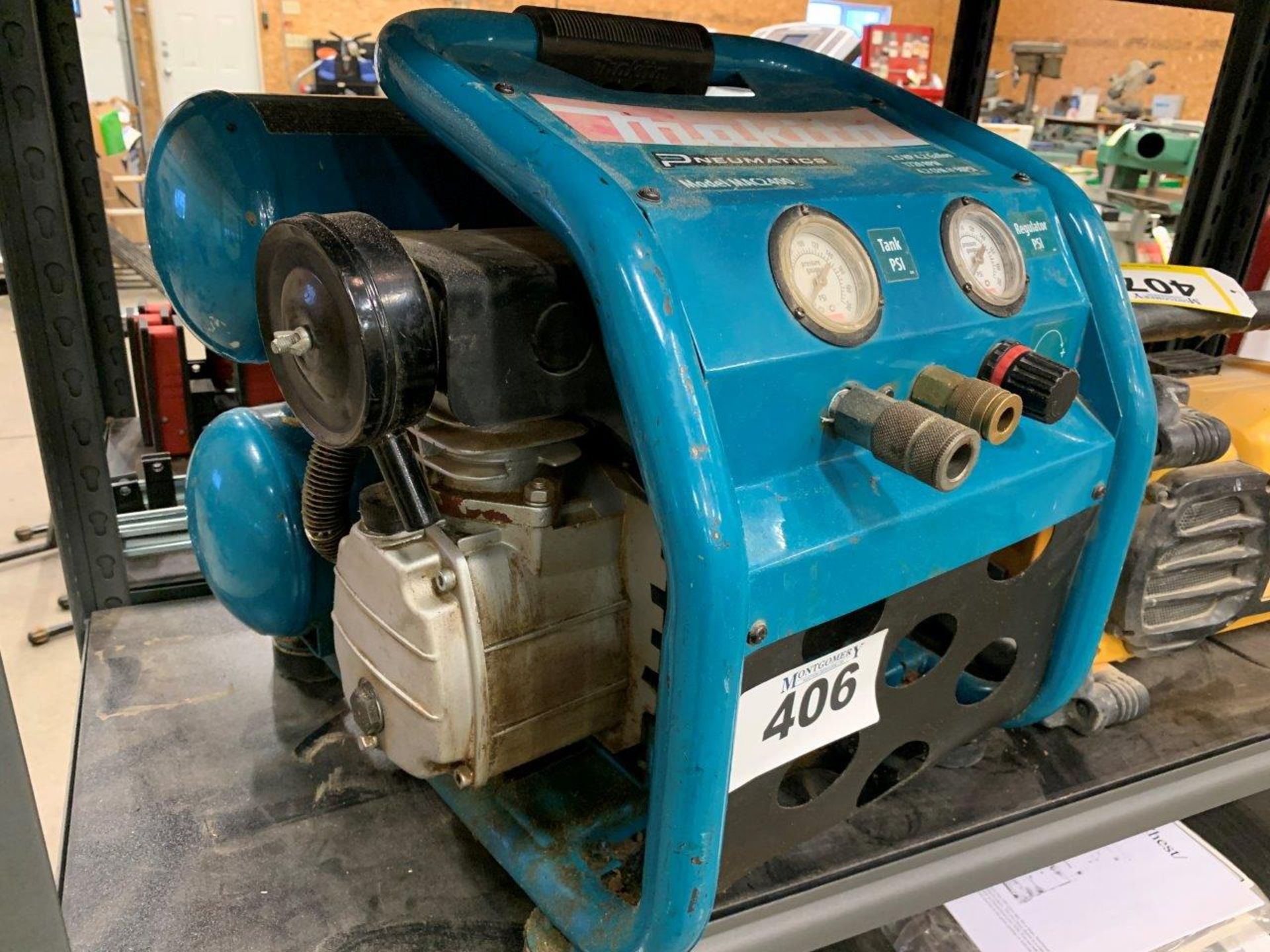 MAKITA MAC2400 TWIN TANK AIR COMPRESSOR, 2.5HP, 4.2CFM @ 90PSI - Image 2 of 4