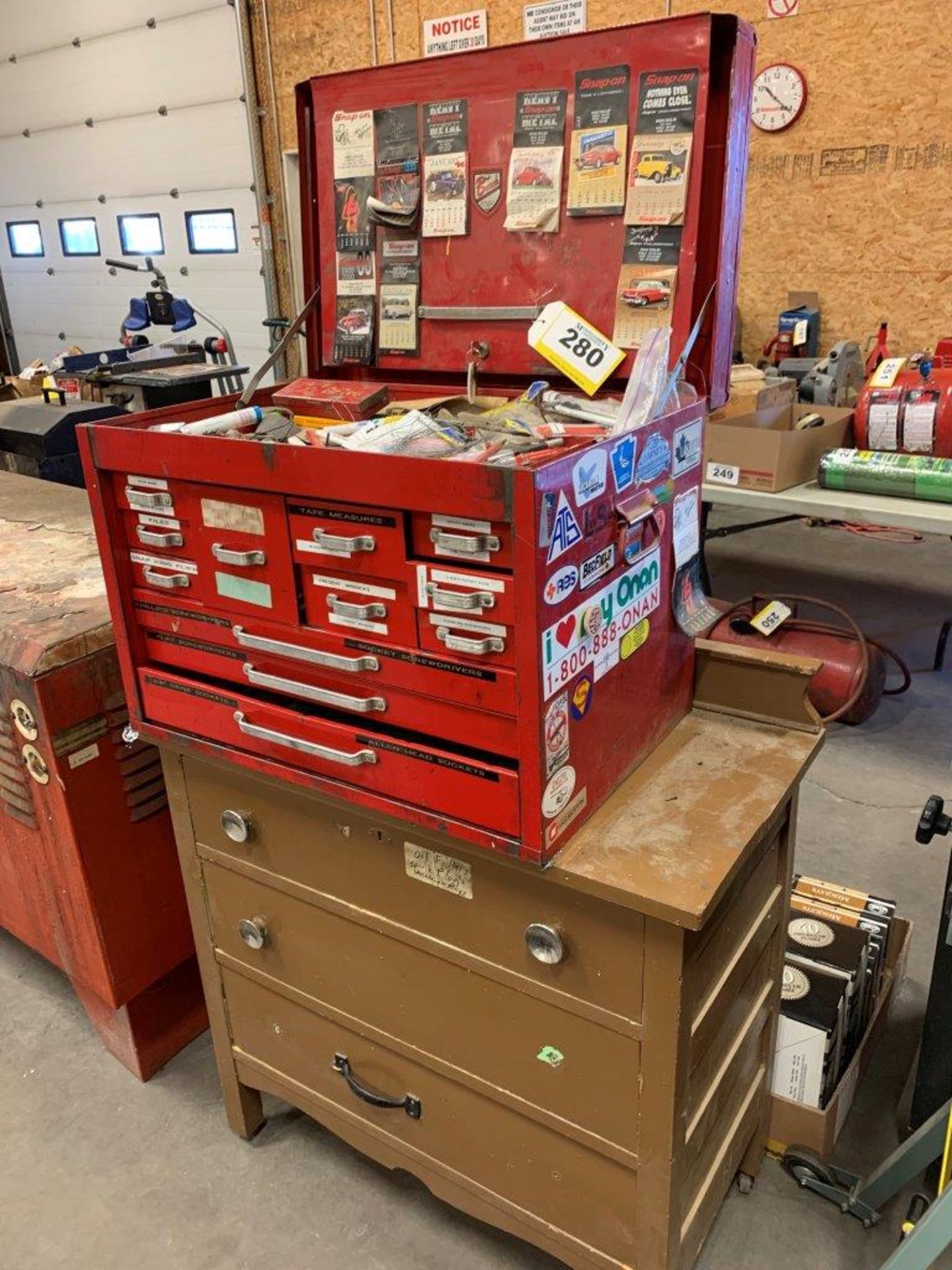 12-DRAWER METAL TOOLBOX ON ROLLING WOODEN 3-DRAWER CABINET