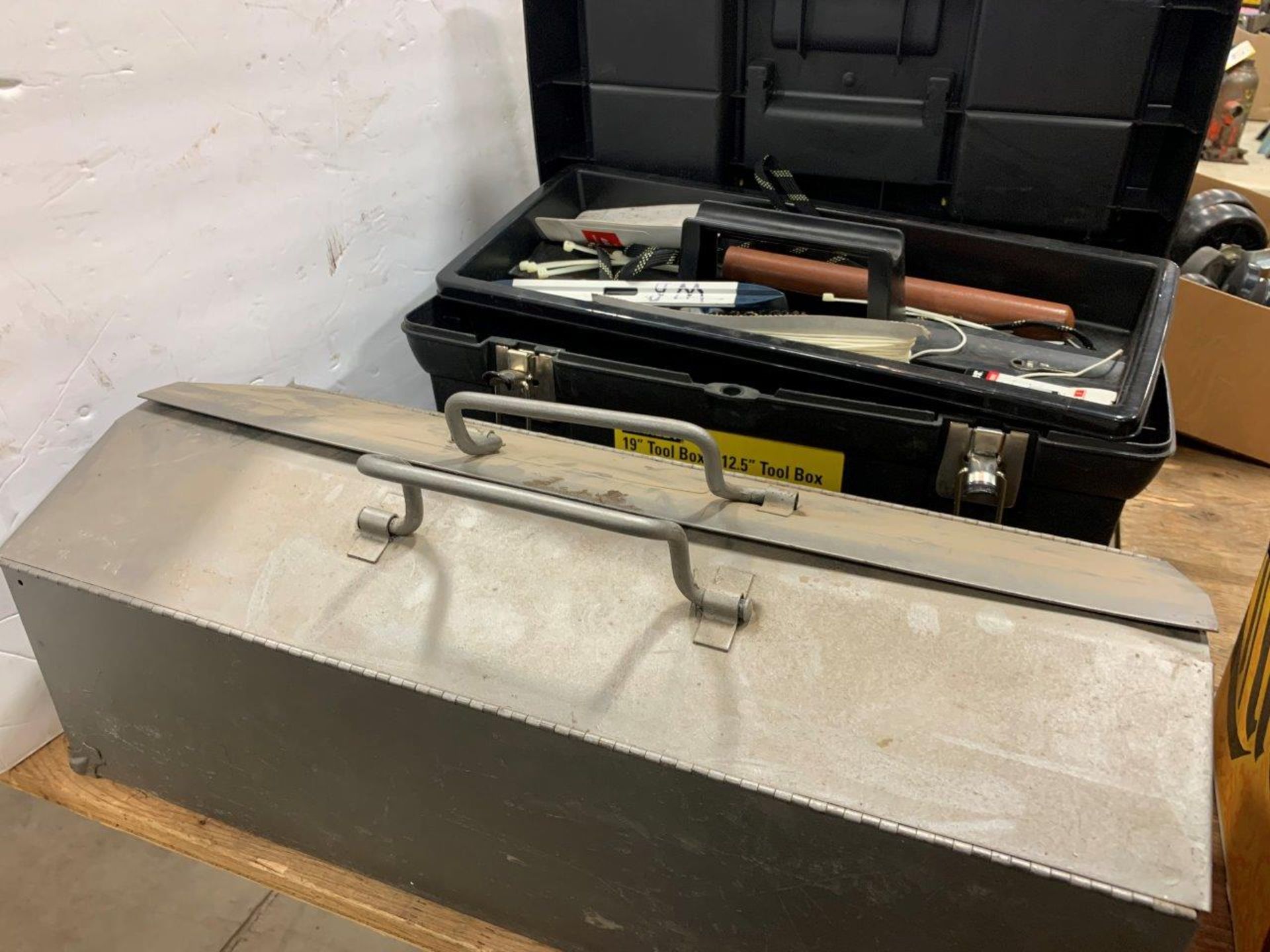 STANLEY POLY TOOLBOX AND METAL TOOLBOX - Image 2 of 4