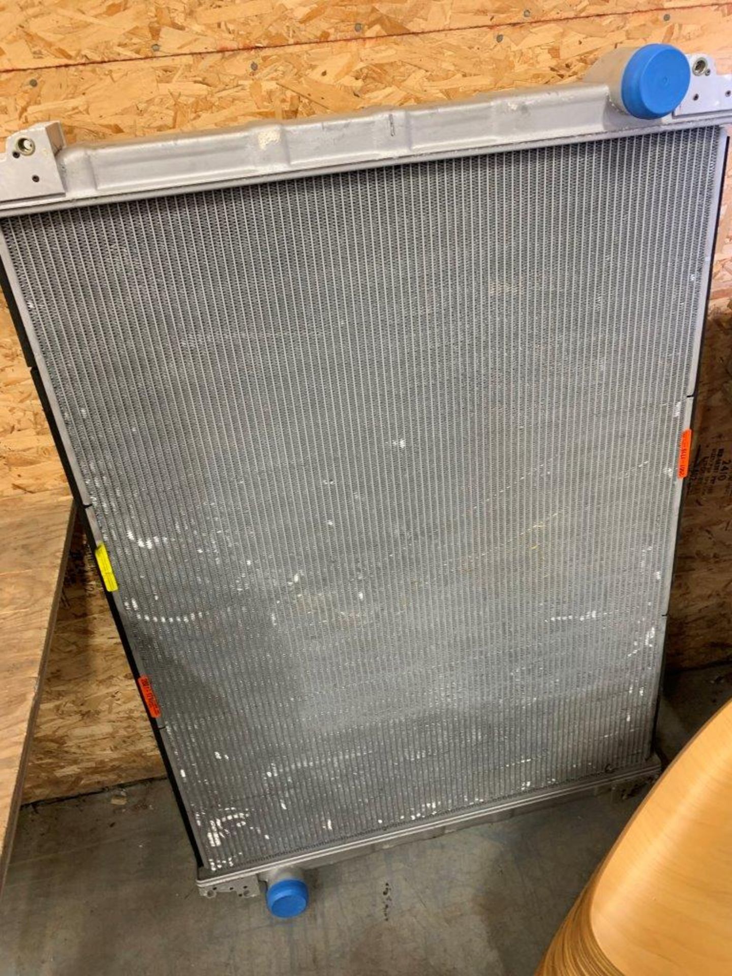 LARGE TRUCK RADIATOR 2001-1716 32"X48"