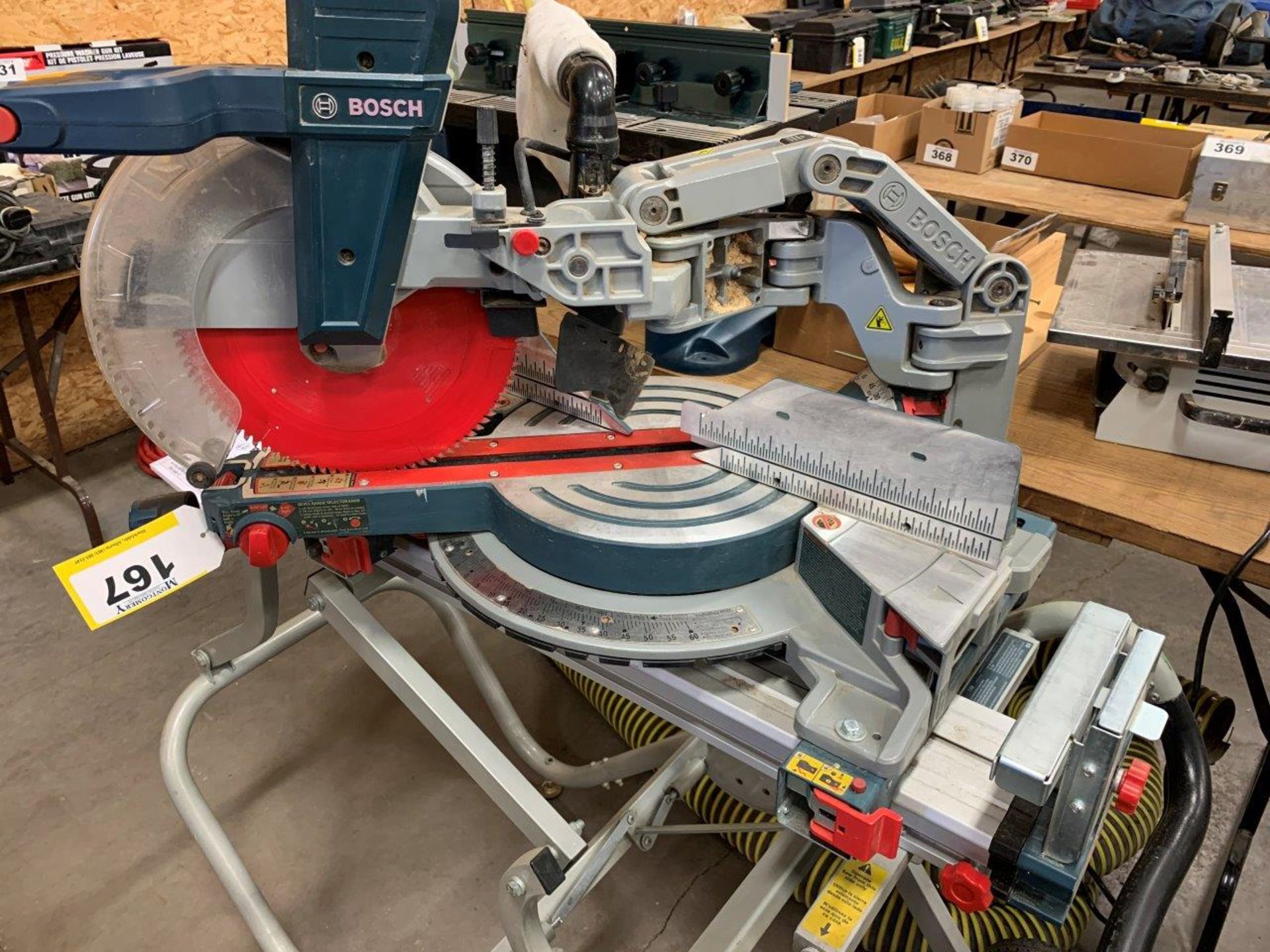 BOSCH GCM12SD 12" DUAL-BEVEL HINGE SLIDE MITRE SAW ON T4B GRAVITY RISE COLLAPSIBLE STAND - Image 3 of 7