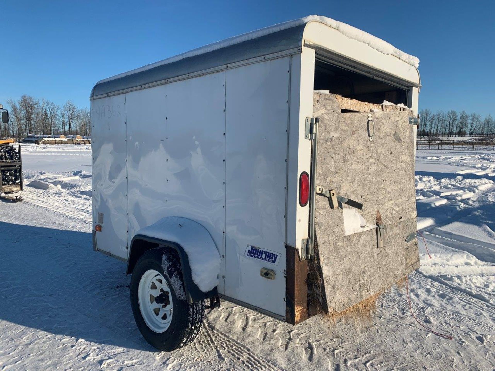 PACE AMERICAN ENCLOSED TRAILER, 5FTX8FT, T/A, REAR DOOR MISSING, INCLUDES HAY, JACK NEEDS REPAIR, - Image 3 of 4