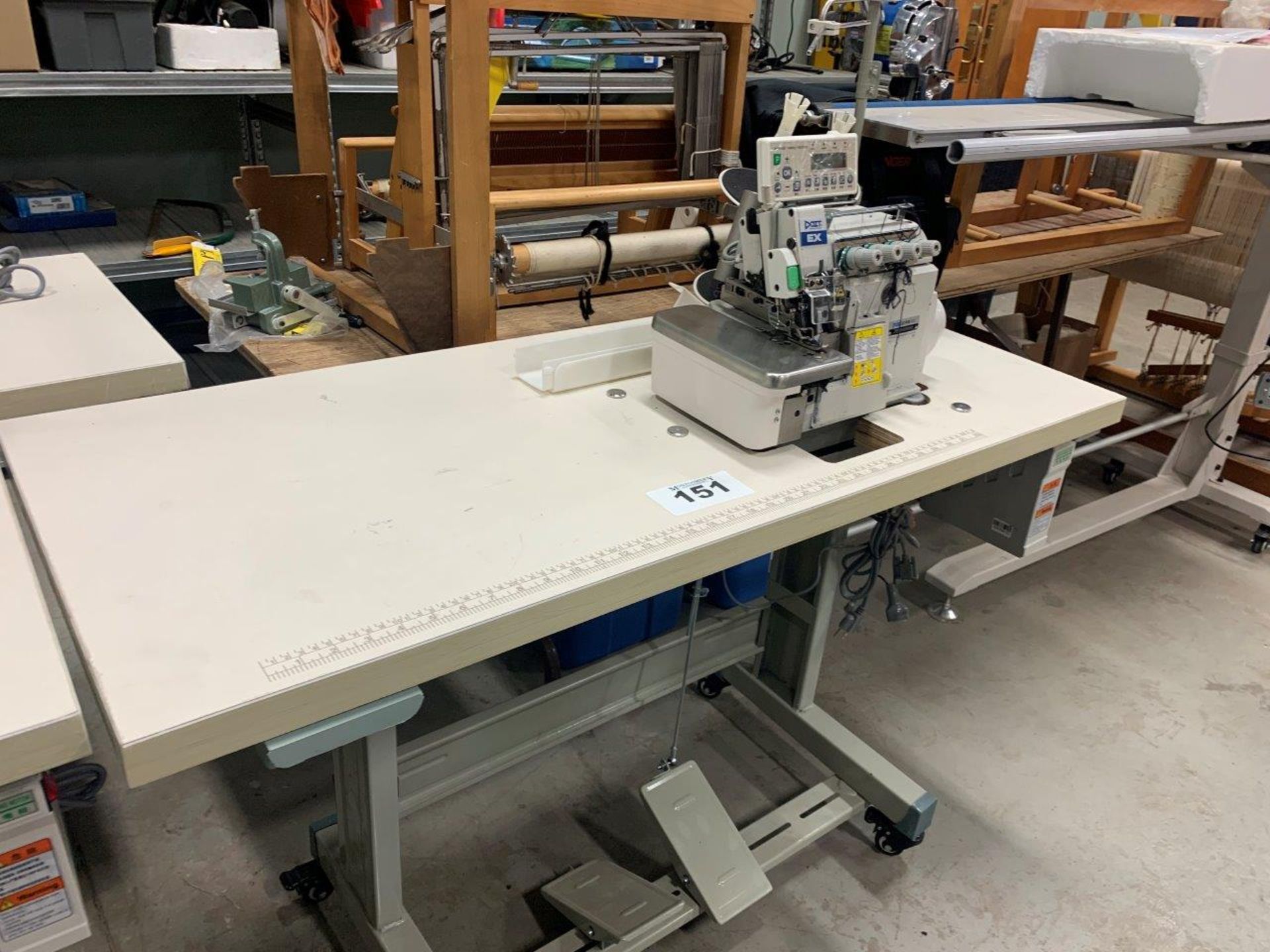 DOIT EX AUTOMATIC SEWING MACHINE W/ TABLE, FOOT PEDALS, MOTOR, S/N DT5214EX-03/333/KS/DD