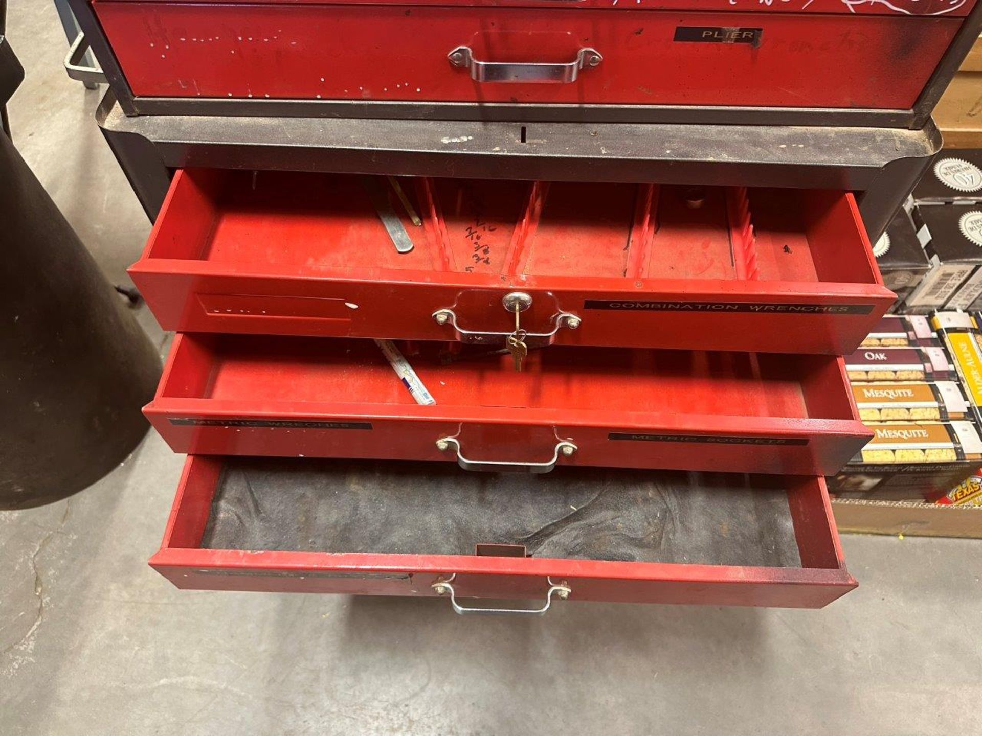 8-DRAWER ROLLING METAL MECHANICS TOOLBOX, INCLUDES CONTENTS - Image 4 of 4