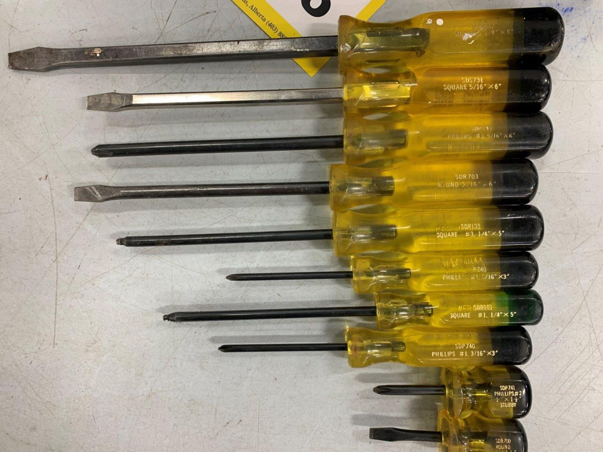 L/O ASSORTED SCREW DRIVERS - Image 2 of 3