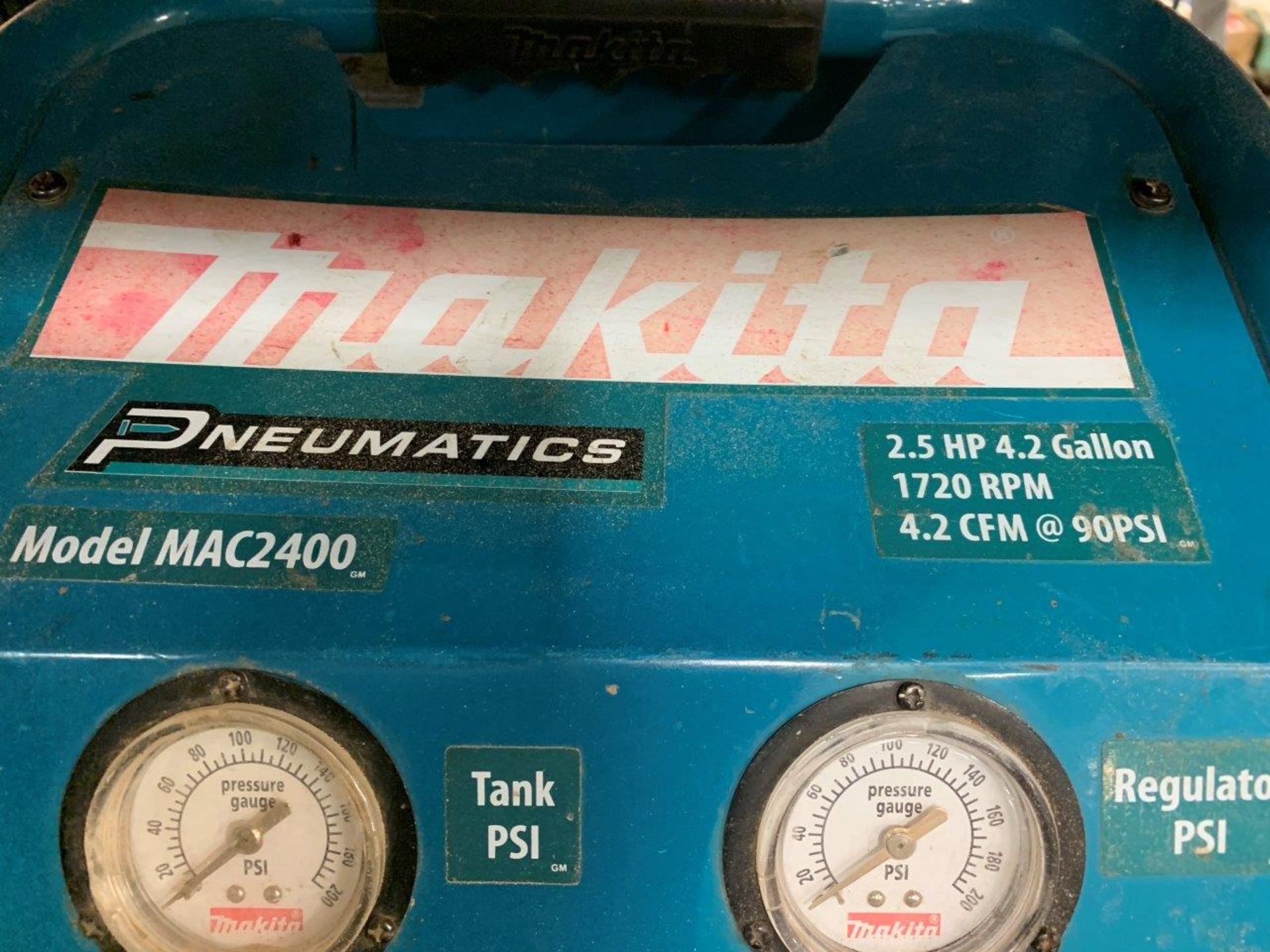 MAKITA MAC2400 TWIN TANK AIR COMPRESSOR, 2.5HP, 4.2CFM @ 90PSI - Image 4 of 4