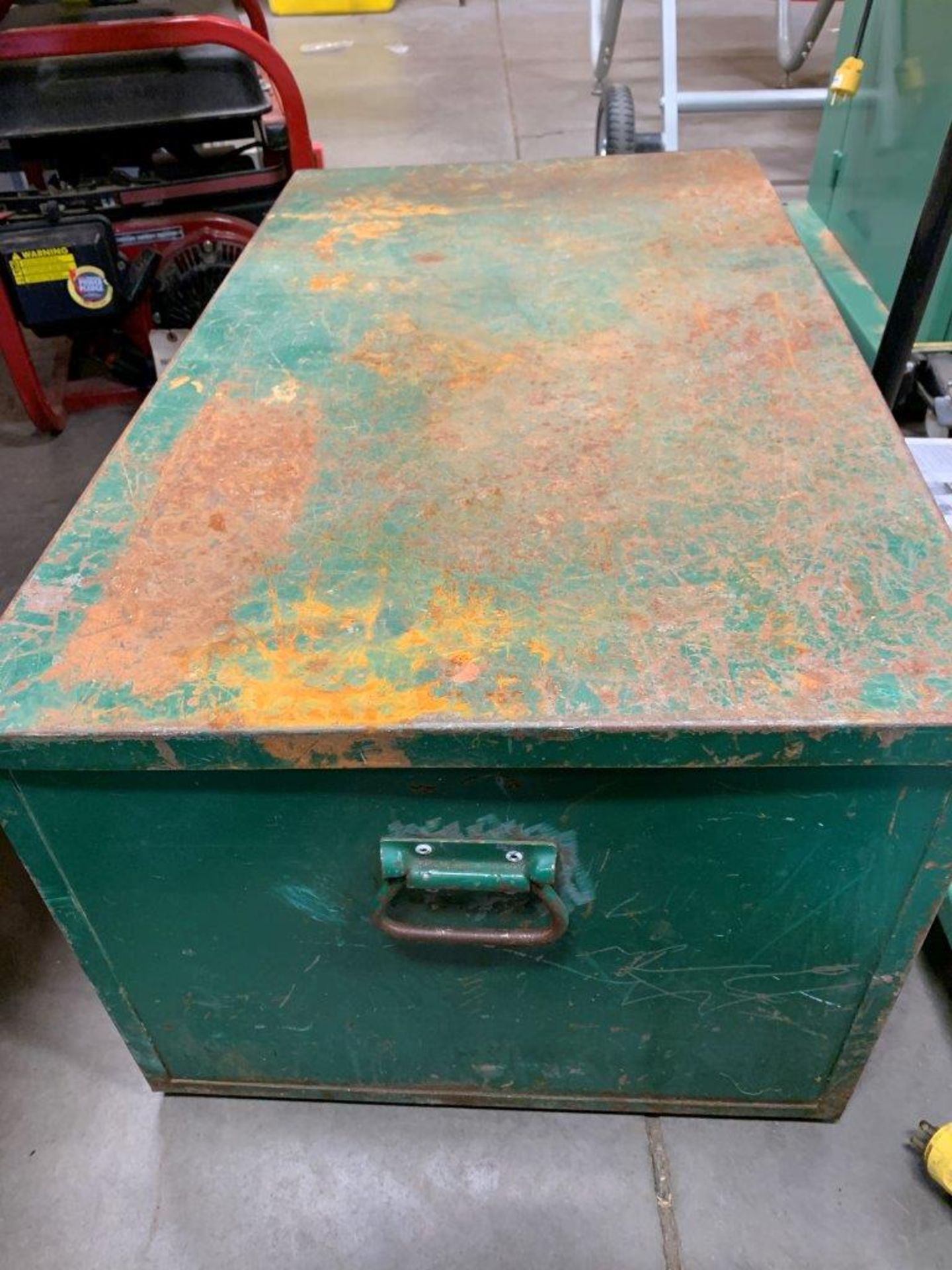 GREENLEE STEEL JOBSITE TOOLBOX 30"X17"X14" - Image 3 of 3