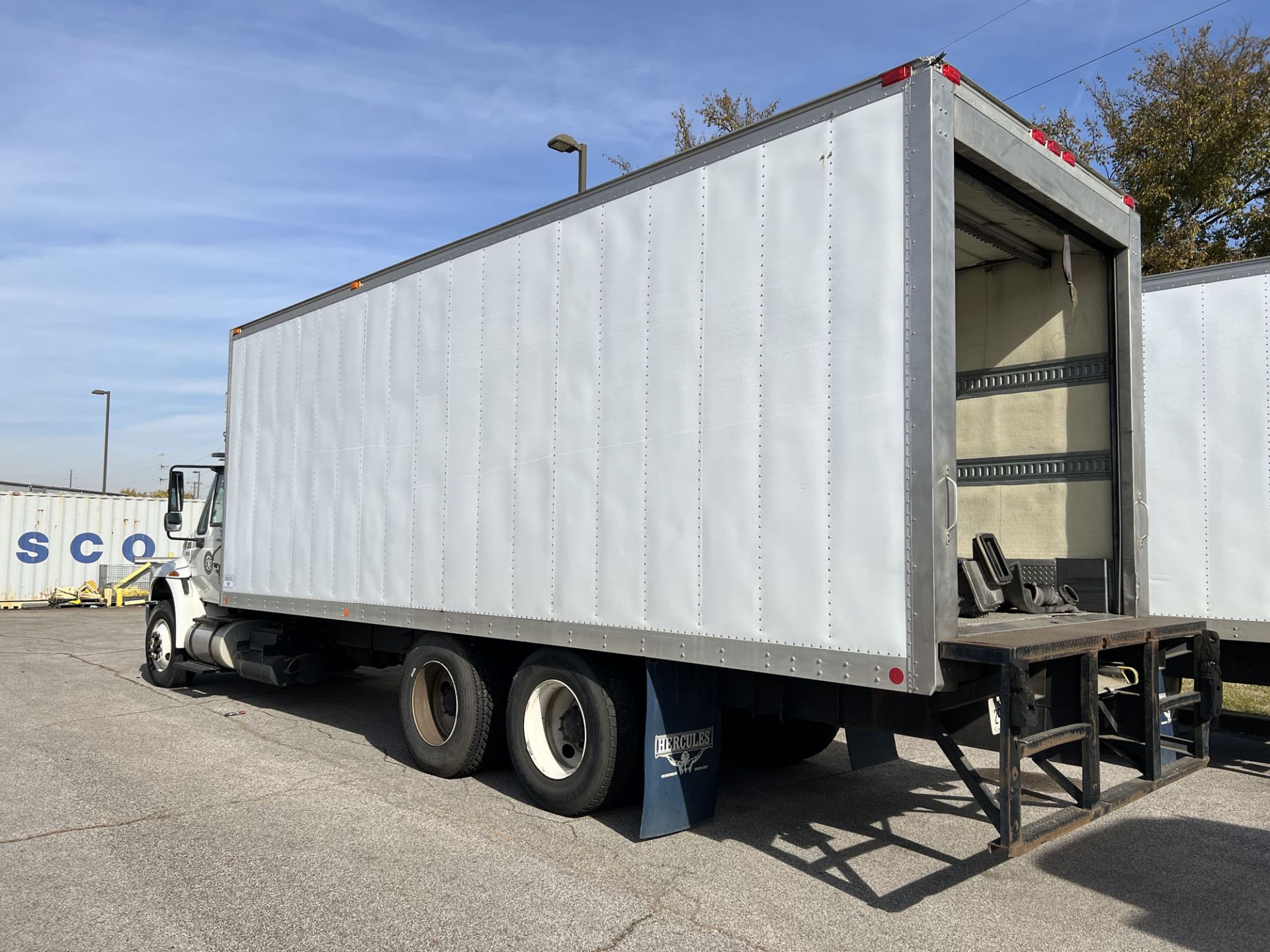 2013 INTL 4400 SBA 6 REFRIGERATED TRUCK - Image 4 of 8