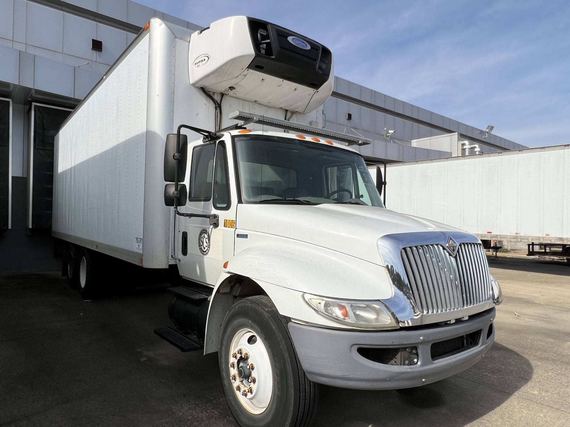 2010 INTL 4400 REFRIGERATED TRUCK - Image 2 of 6