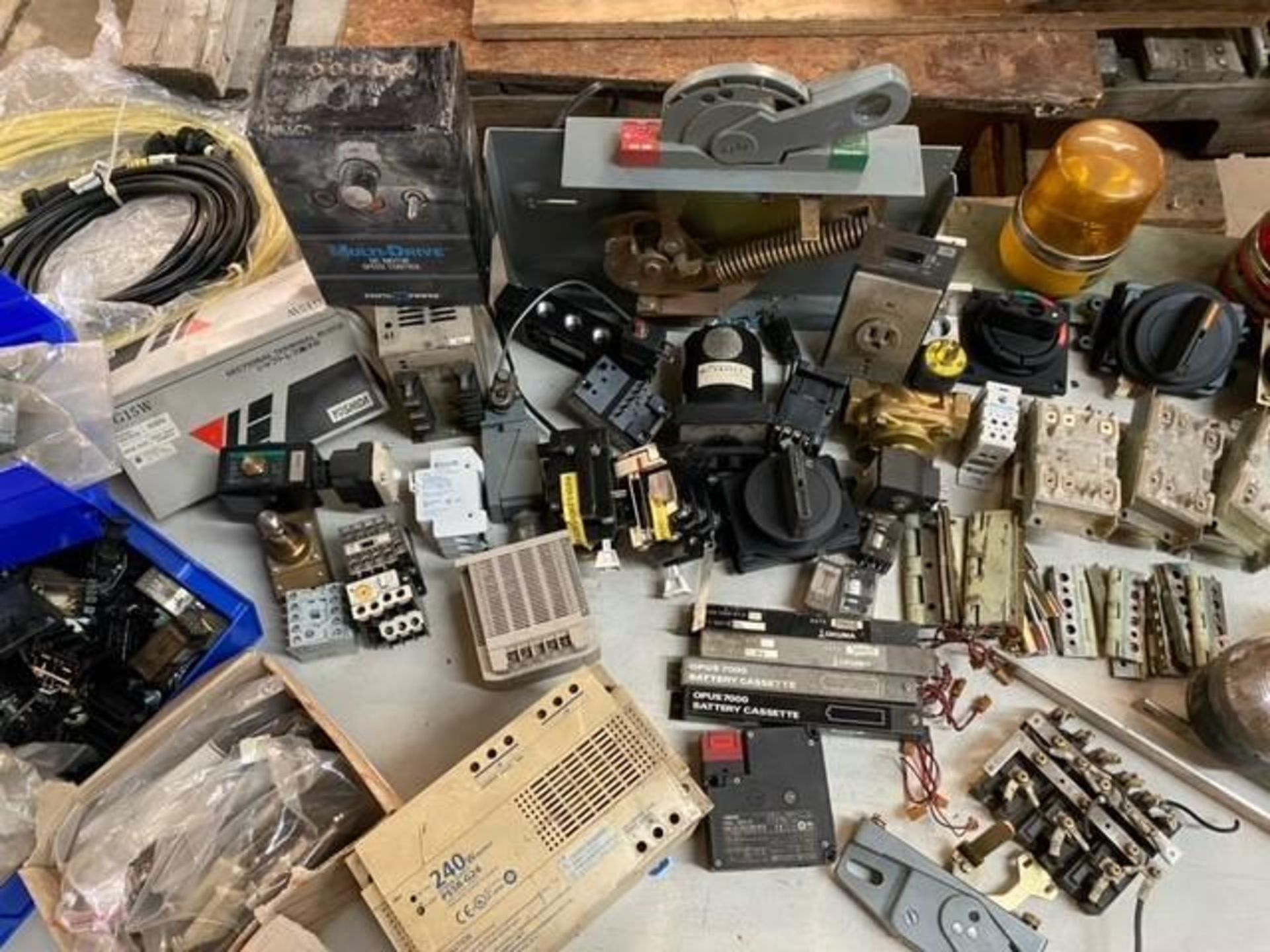 HUGE Lot of Electrical Supplies - Image 3 of 11