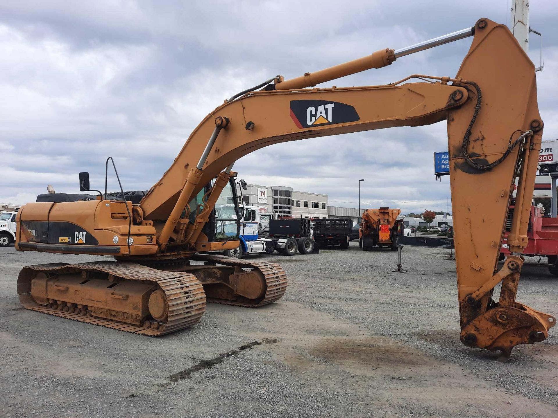 (SUBJECT TO OWNER CONFIRMATION) 2007 Caterpillar 330DL Excavator - Image 8 of 80