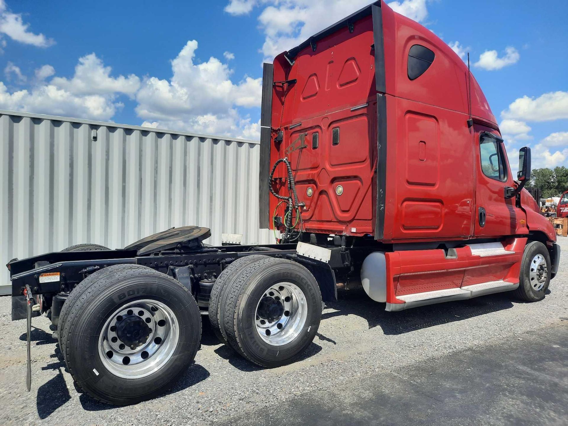 2012 Freightliner Cascadia 125 Truck - Image 4 of 60