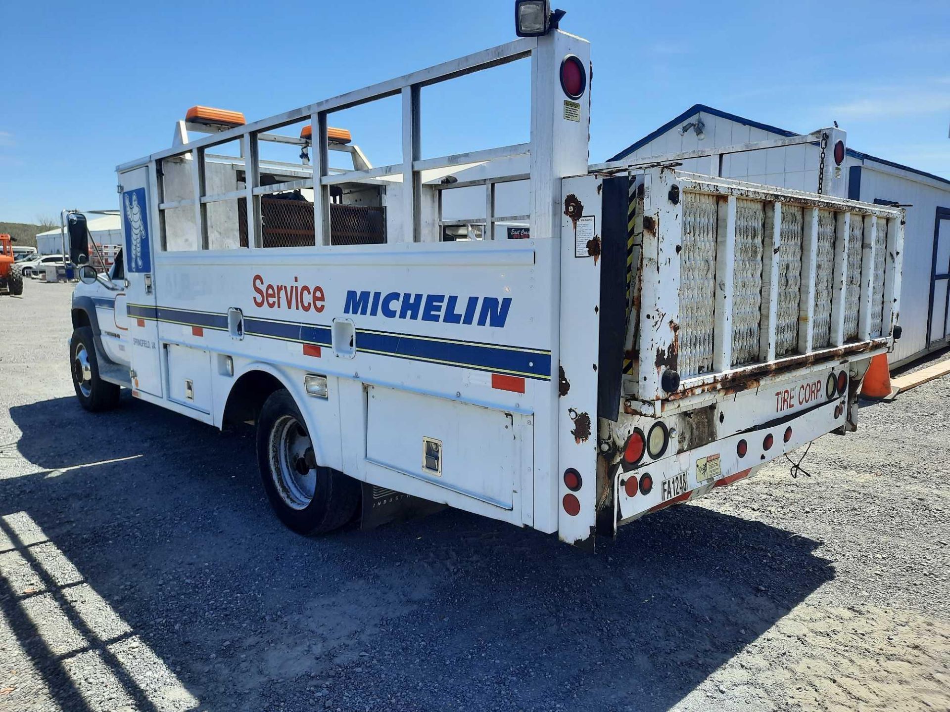 2001 GMC 3500HD Service Truck - Image 3 of 46