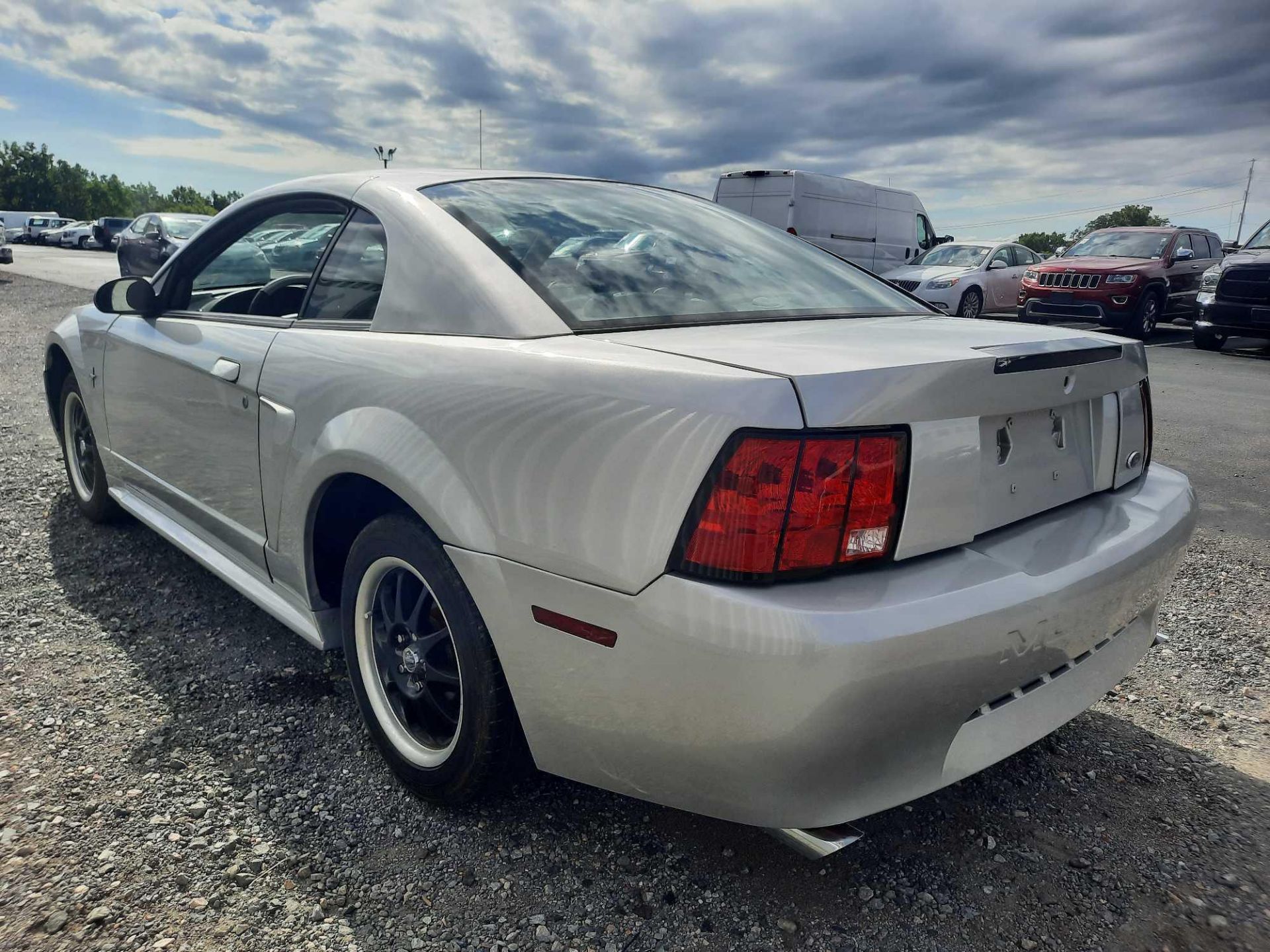 2001 Ford Mustang - Image 8 of 34