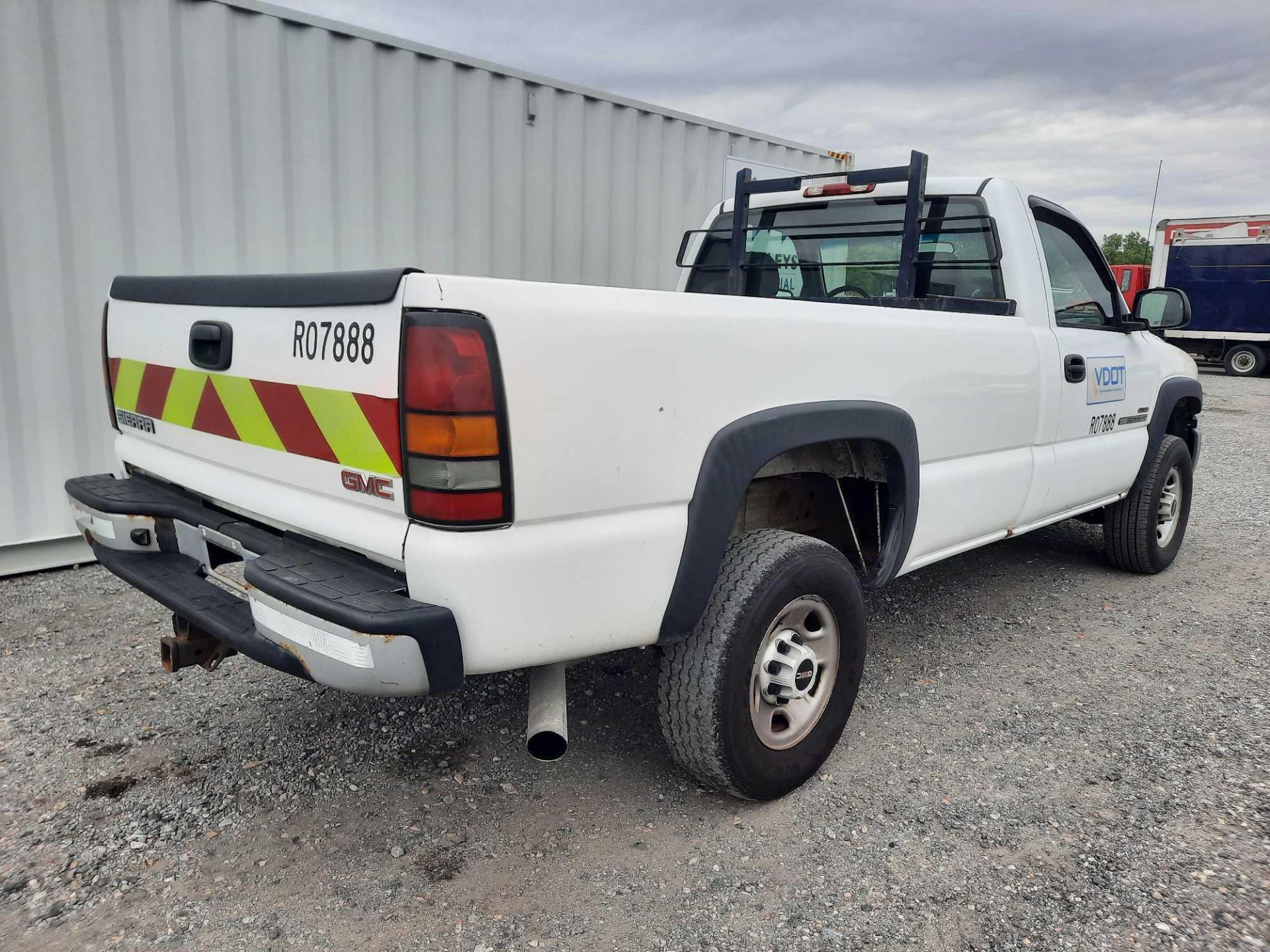 2005 GMC 2500 Pickup Truck - Image 6 of 26