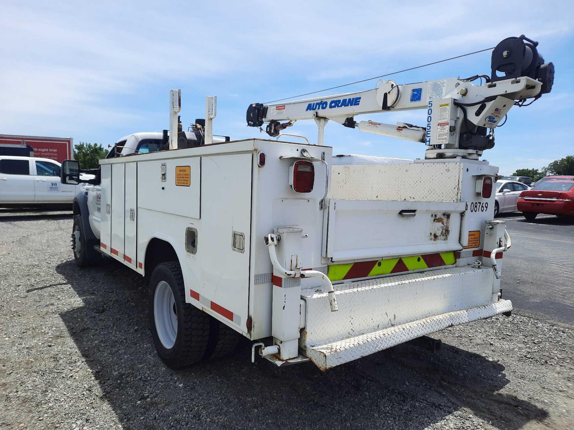 2008 Ford F450 Utility Body Truck W/ 2008 Gardner Denver CAERSA22HGR7 Air Compressor - Image 6 of 30