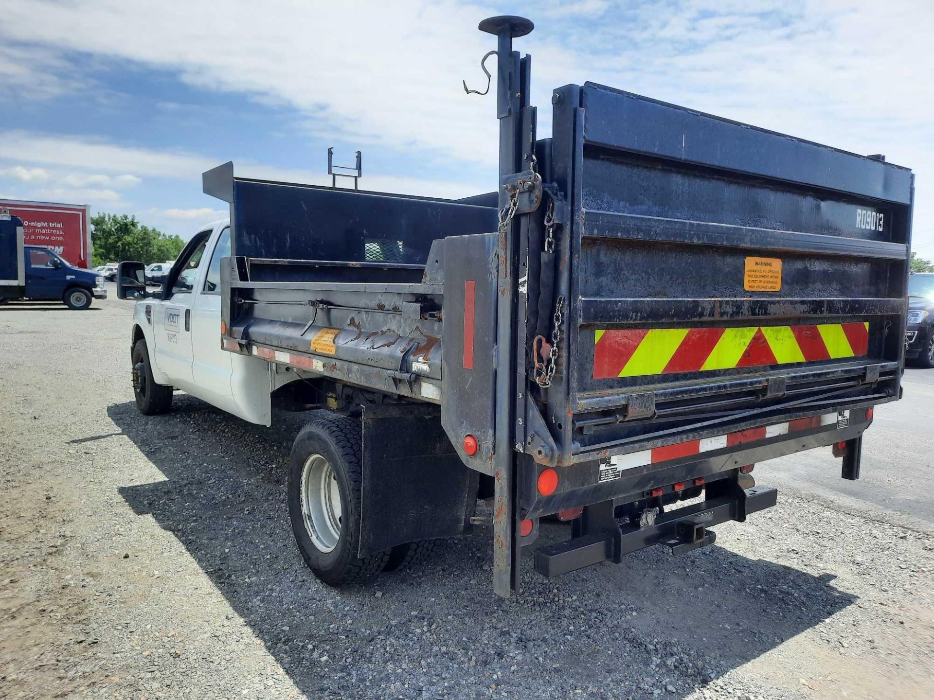 2008 Ford F350 Crew Cab Super Duty Dump Truck - Image 8 of 40