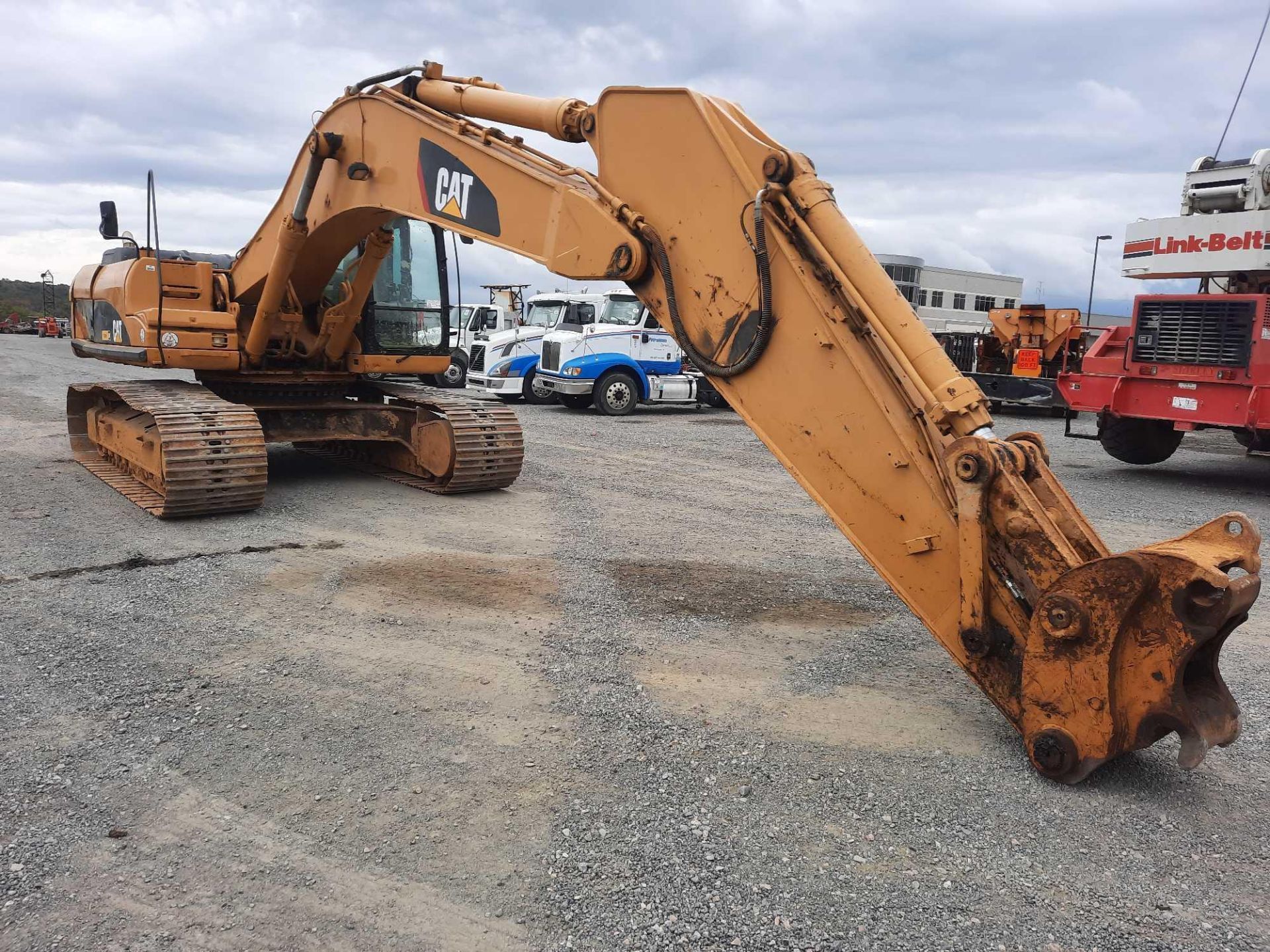 (SUBJECT TO OWNER CONFIRMATION) 2007 Caterpillar 330DL Excavator - Image 61 of 80