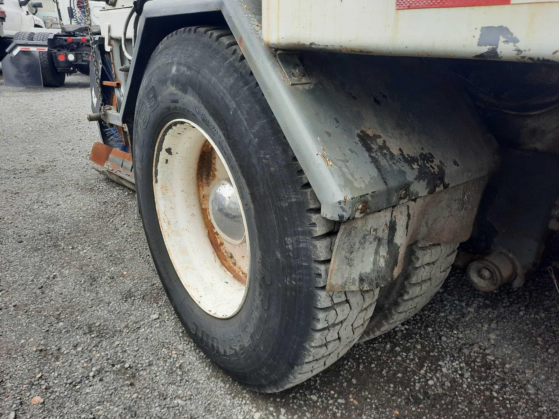 1999 Freightliner FL70 Sweeper Truck - Image 34 of 54