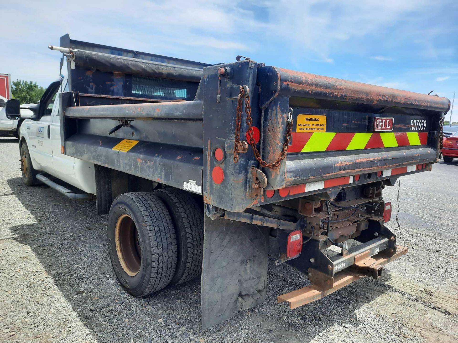 2005 Ford F350 Dump Truck - Image 7 of 40