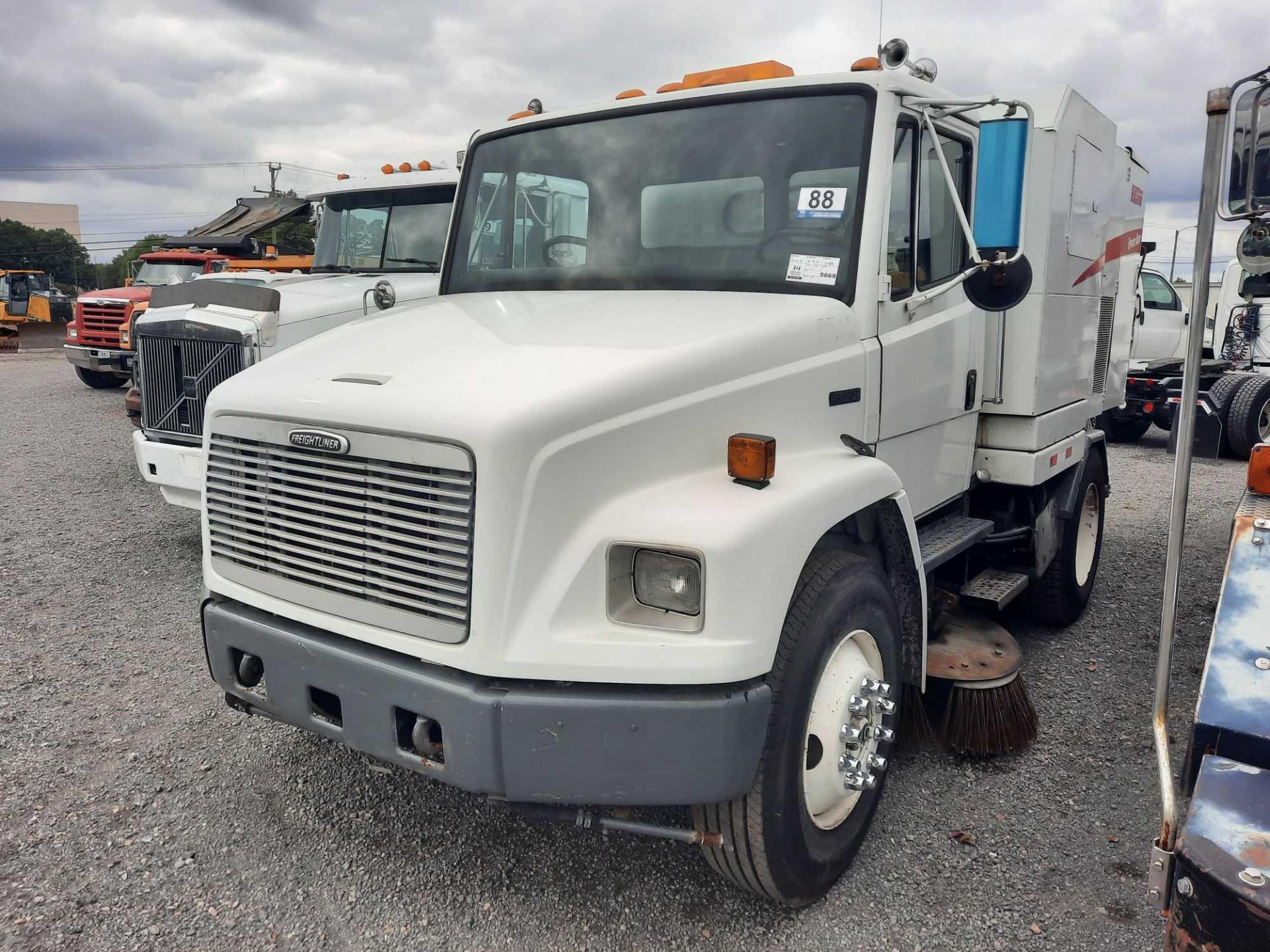 1999 Freightliner FL70 Sweeper Truck - Image 7 of 54