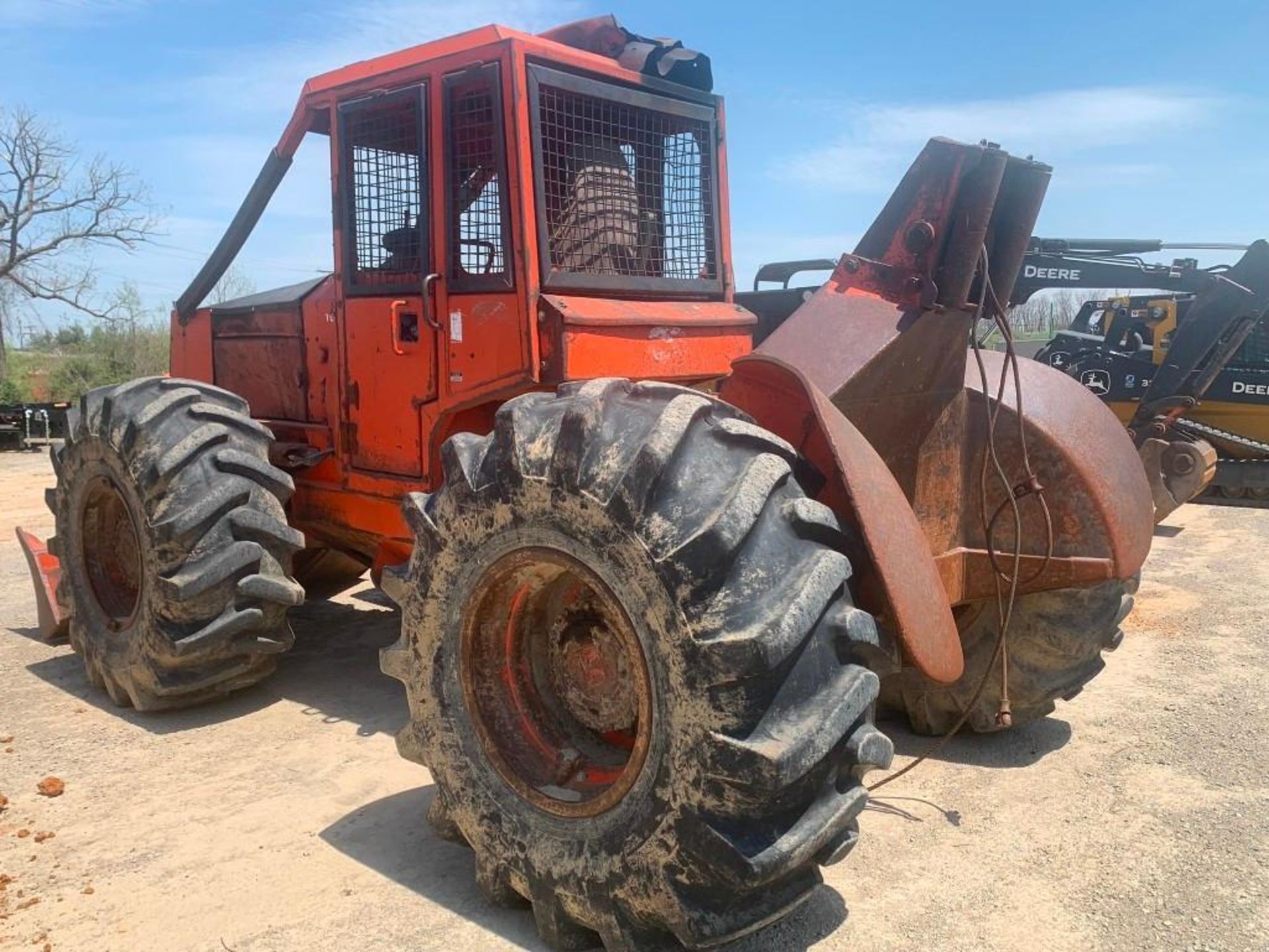 Timberjack 380B Skidder - Image 10 of 80