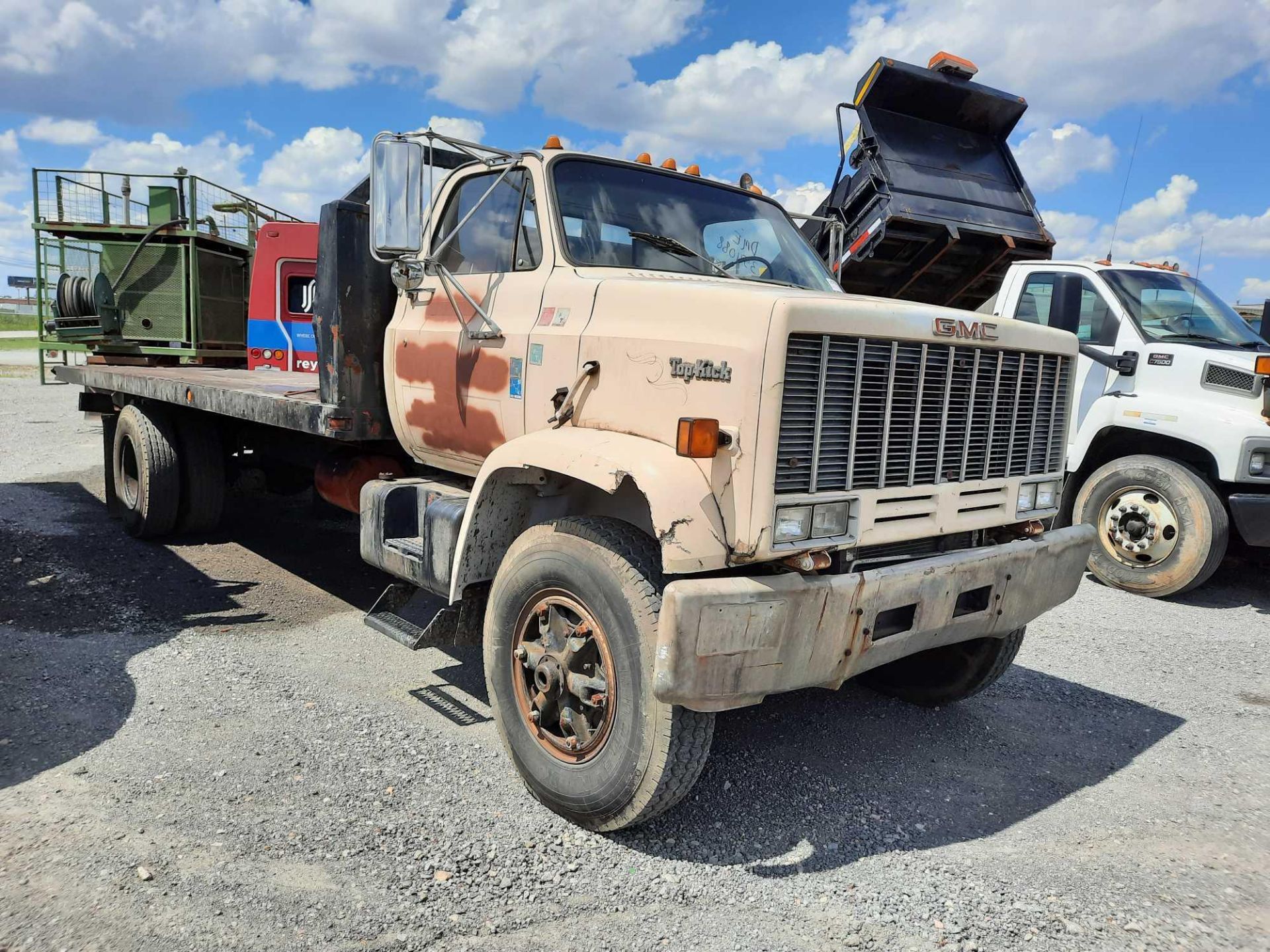 GMC C7000 Topkick S/A Rollback Truck - Image 7 of 36