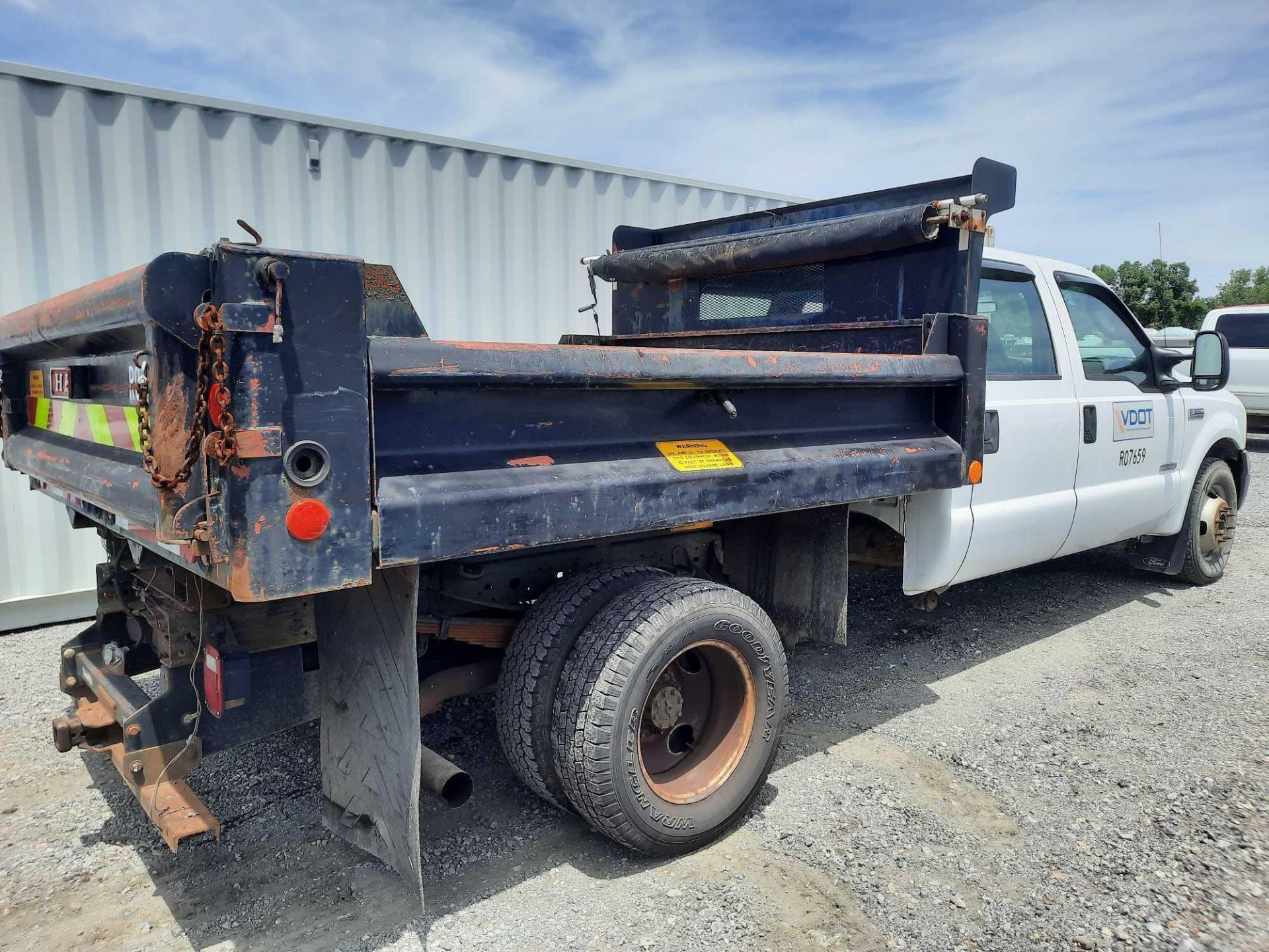 2005 Ford F350 Dump Truck - Image 6 of 40