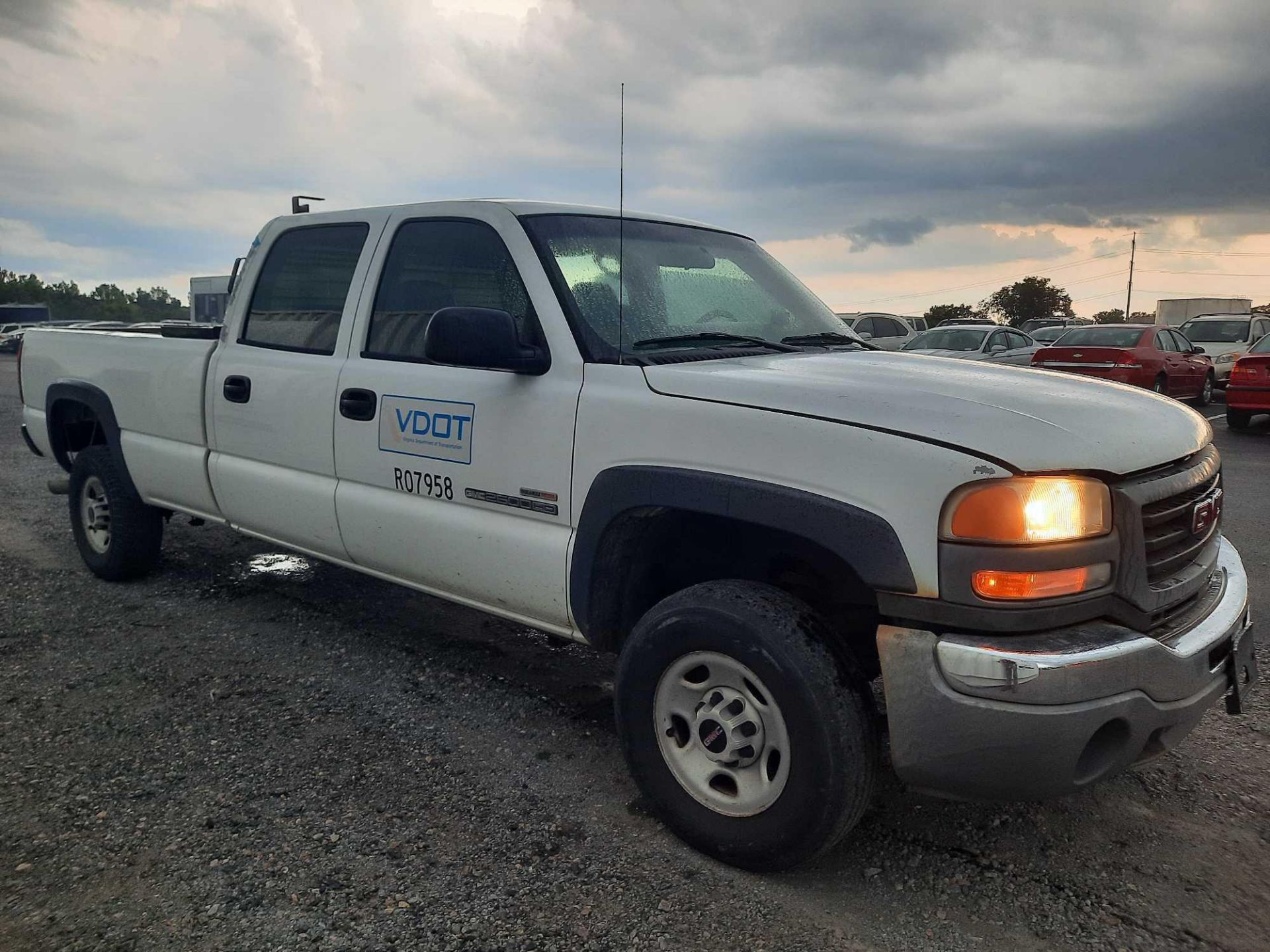 2005 GMC Sierra 2500 Pickup Truck - Image 3 of 32