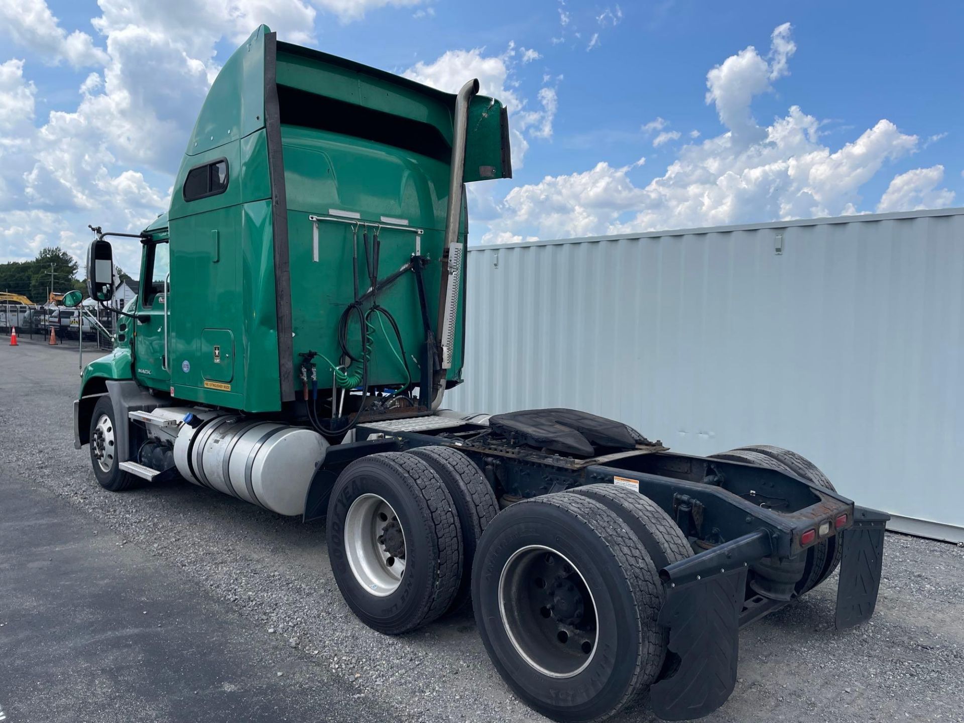 2014 Mack Pinnacle Sleeper Semi Truck - Image 3 of 60