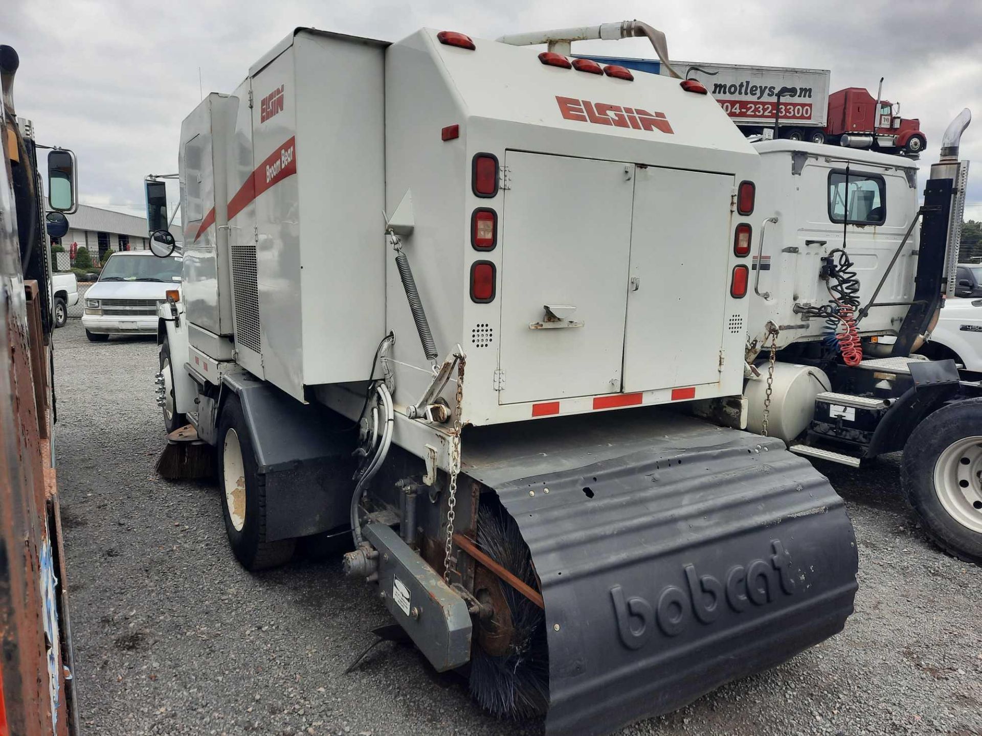 1999 Freightliner FL70 Sweeper Truck - Image 5 of 54