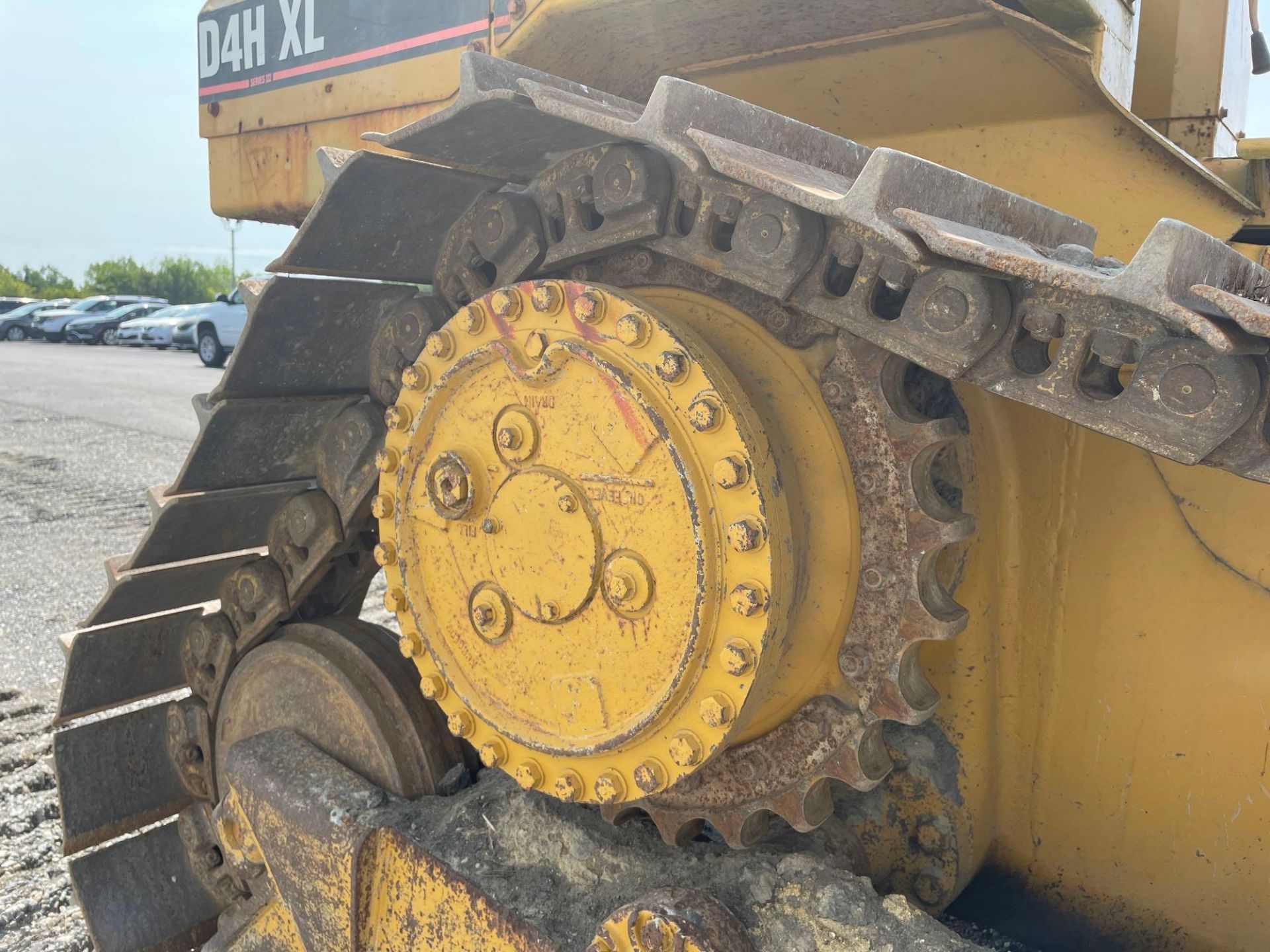 Caterpillar D4H XL Bulldozer - Image 13 of 38