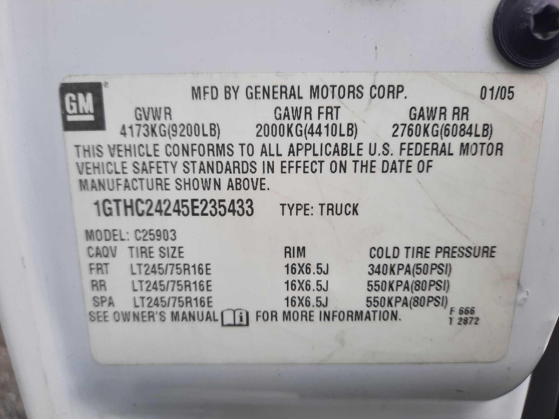 2005 GMC 2500 Pickup Truck - Image 9 of 26