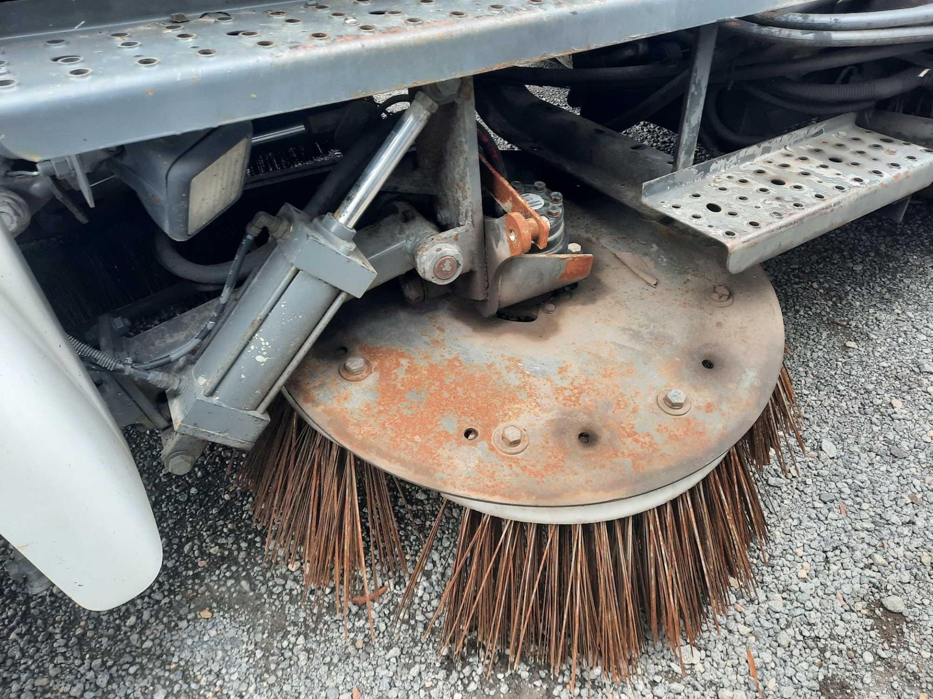 1999 Freightliner FL70 Sweeper Truck - Image 39 of 54