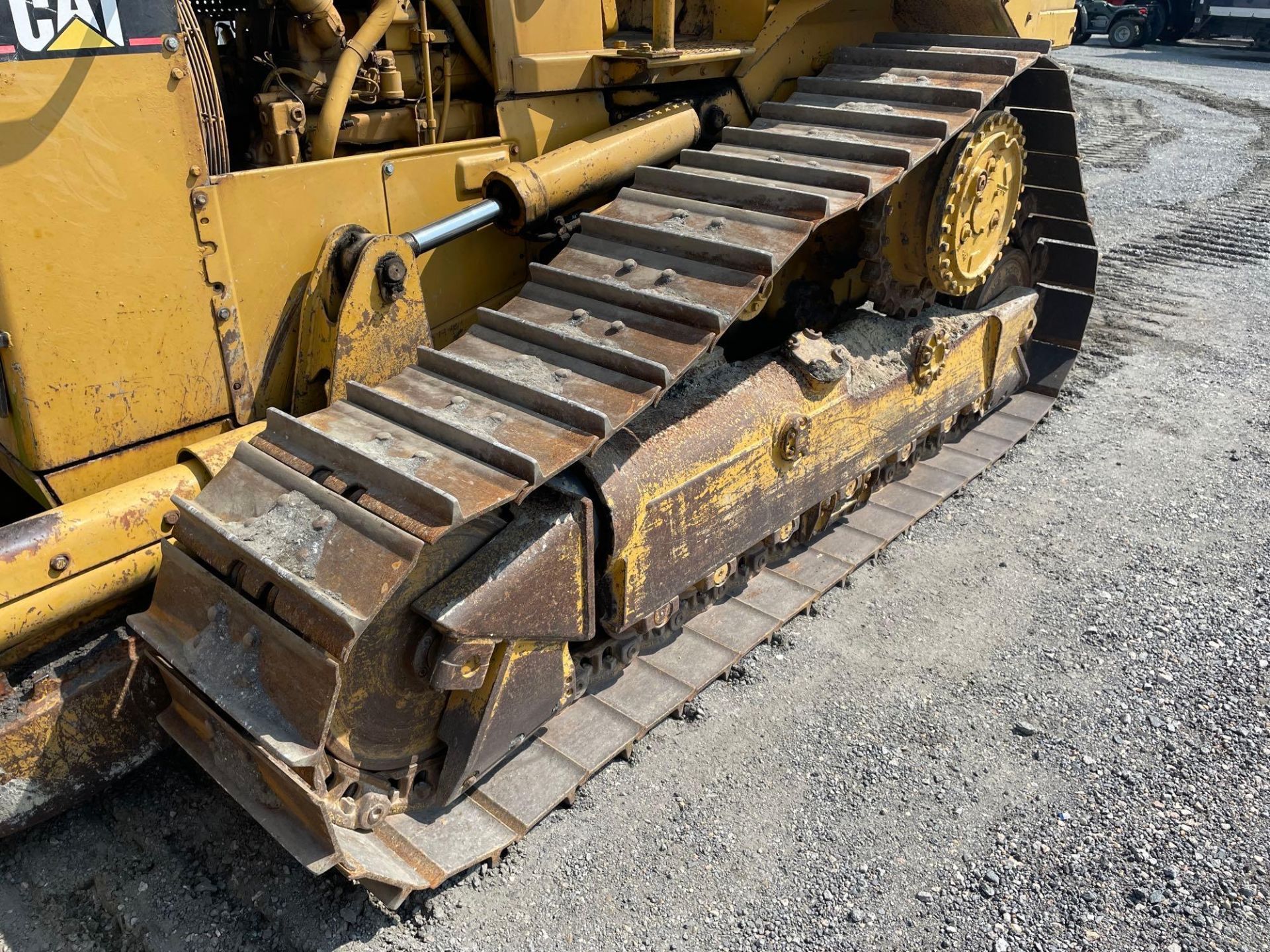 Caterpillar D4H XL Bulldozer - Image 23 of 38