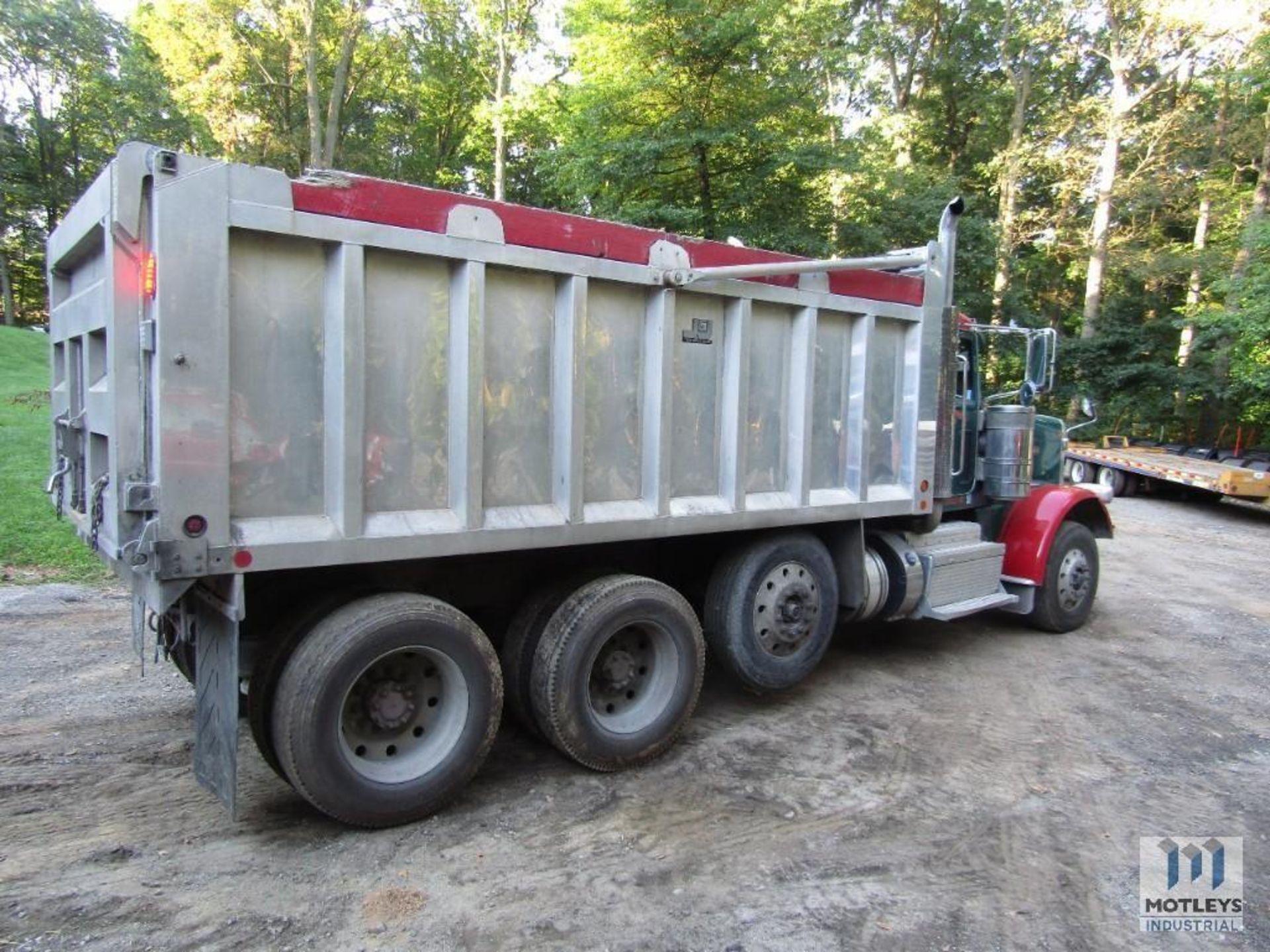 2015 Peterbilt Tri-Axle Dump Truck - Image 11 of 84