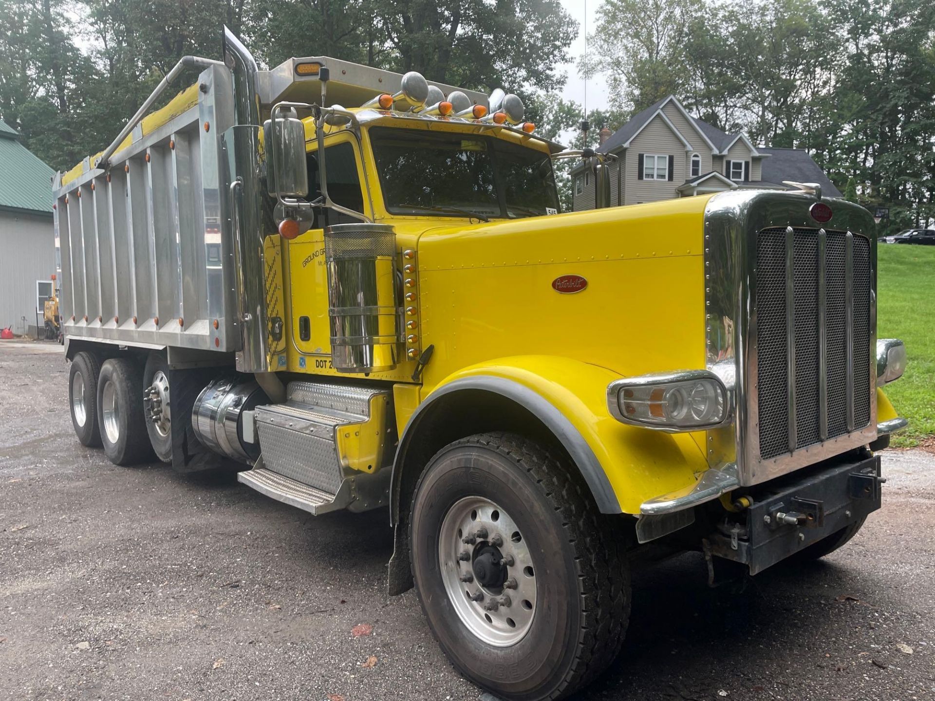 2017 Peterbilt Tri-Axle Dump Truck - Image 8 of 77