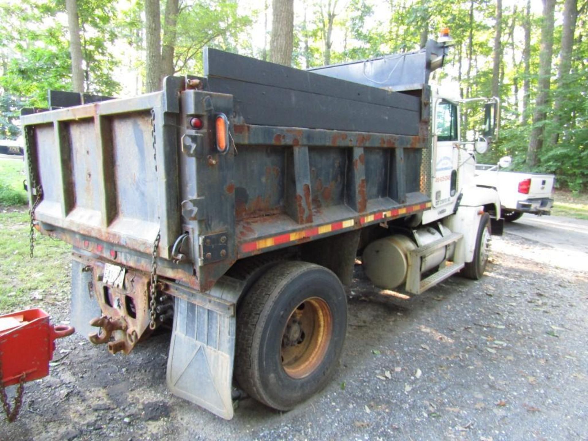 2000 Freightliner Single Axle Dump Truck - Image 3 of 29