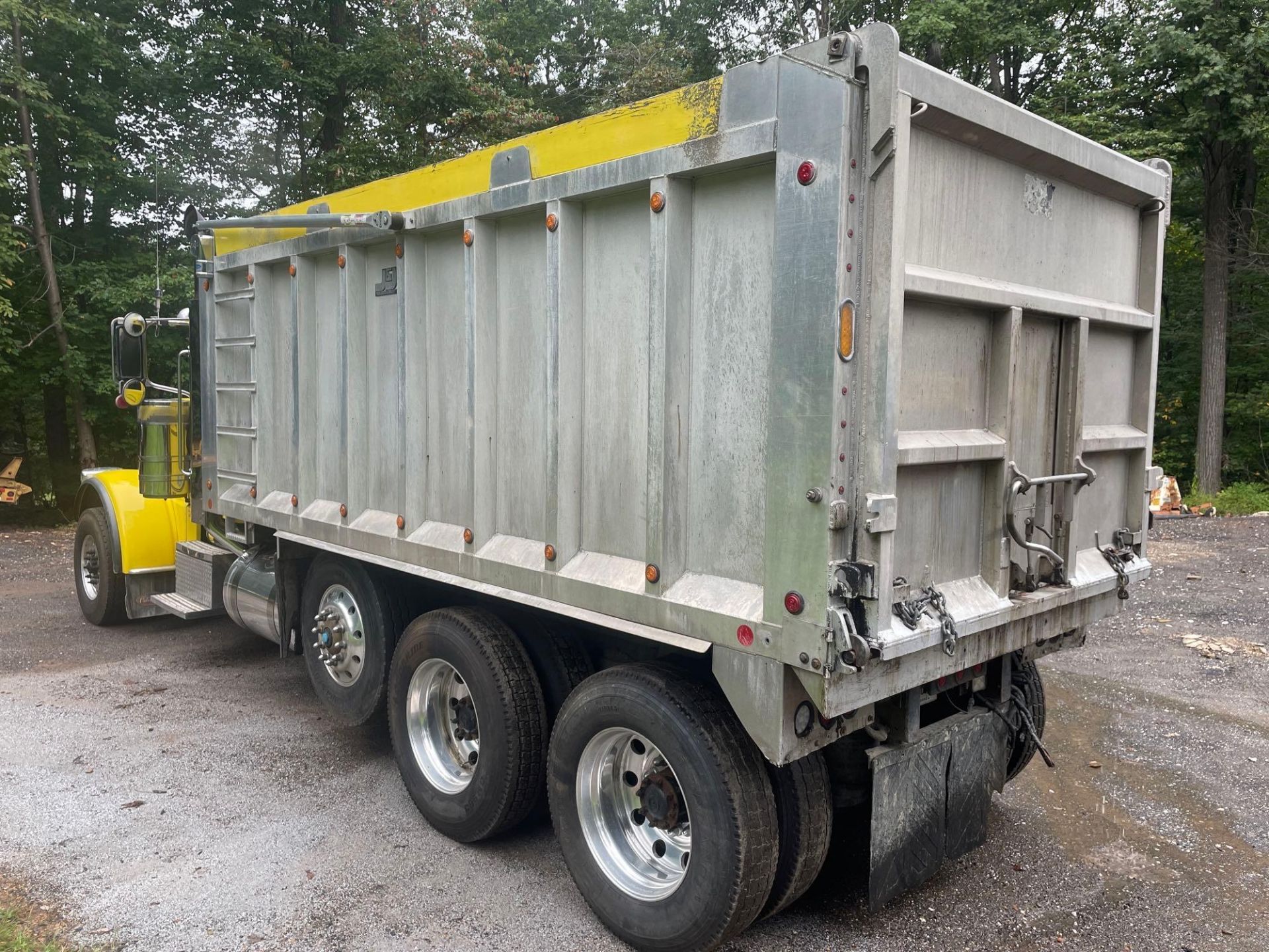 2017 Peterbilt Tri-Axle Dump Truck - Image 4 of 77