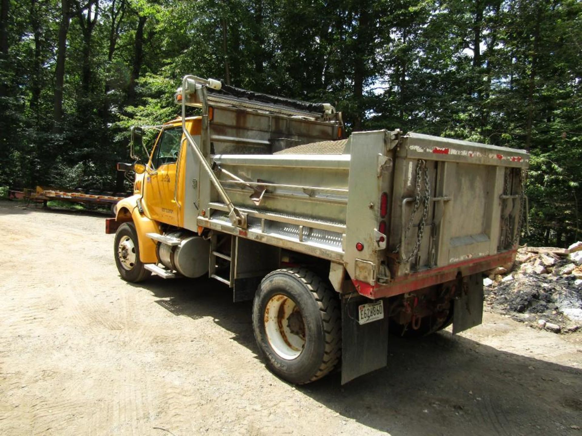 2006 Sterling Single Axle Dump Truck - Image 4 of 26