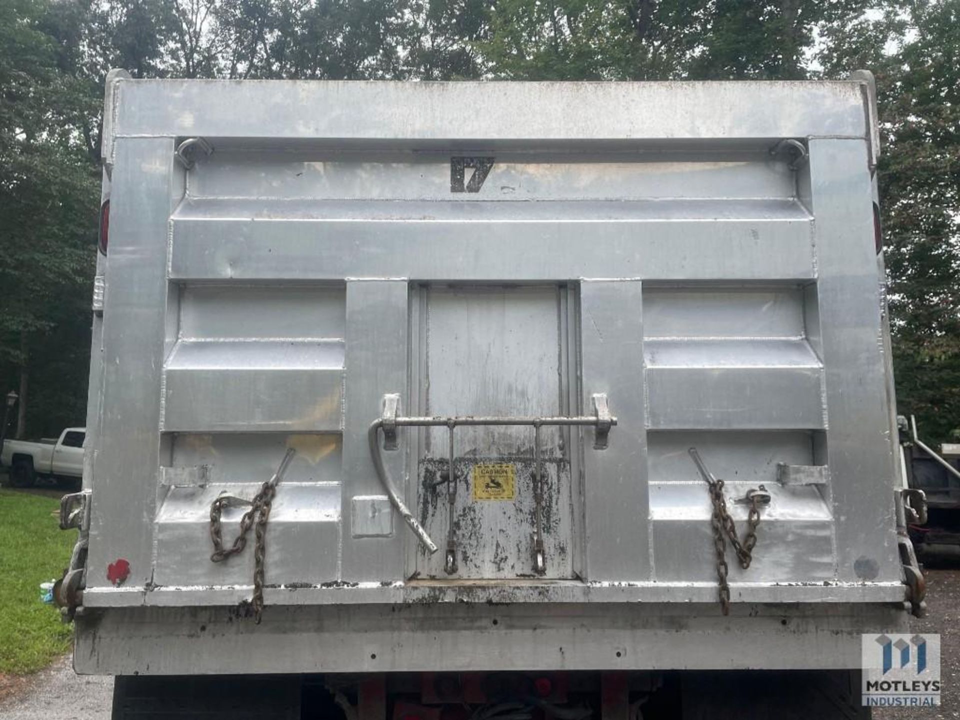 2015 Peterbilt Tri-Axle Dump Truck - Image 69 of 84