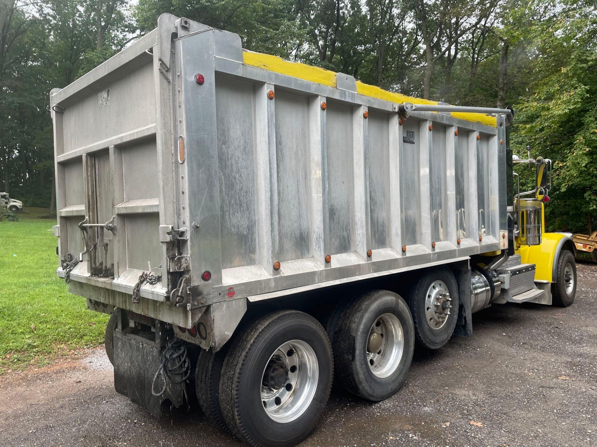 2017 Peterbilt Tri-Axle Dump Truck - Image 6 of 77