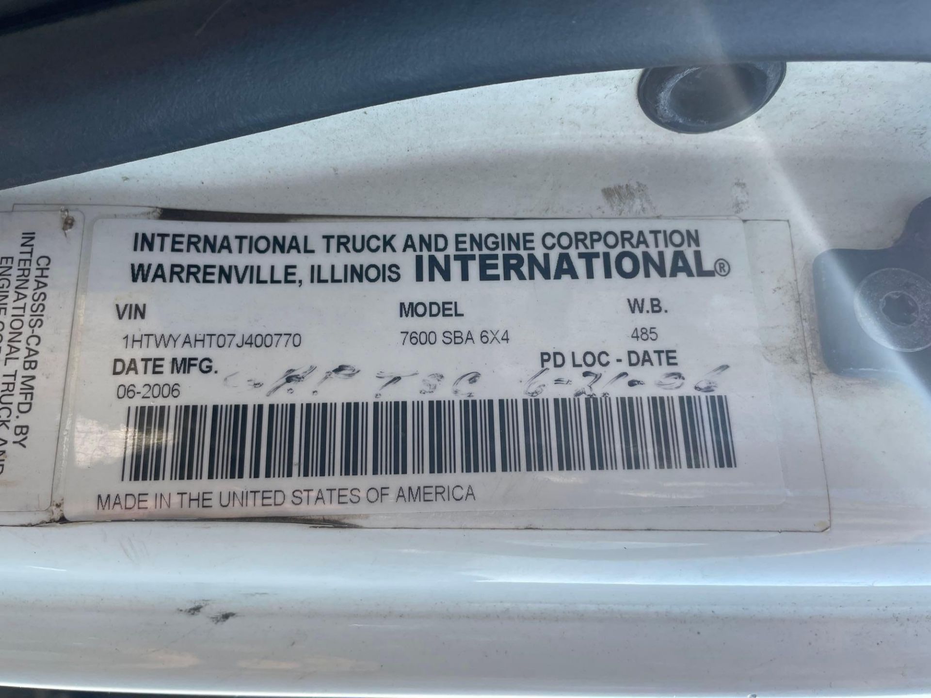 2006 International 7600 15' Dump Truck - Image 5 of 30