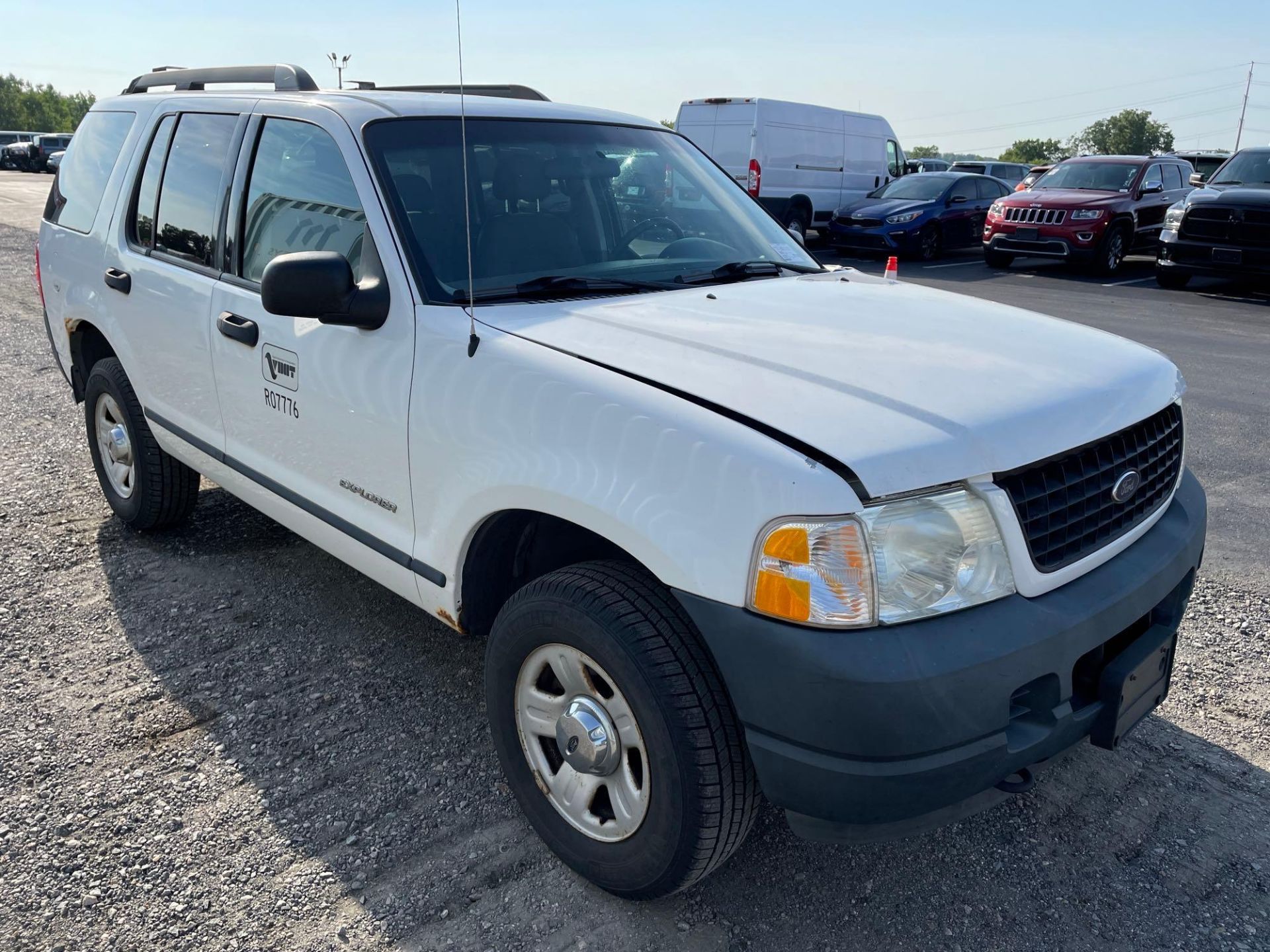 2005 Ford Explorer 4X4 - Image 4 of 22