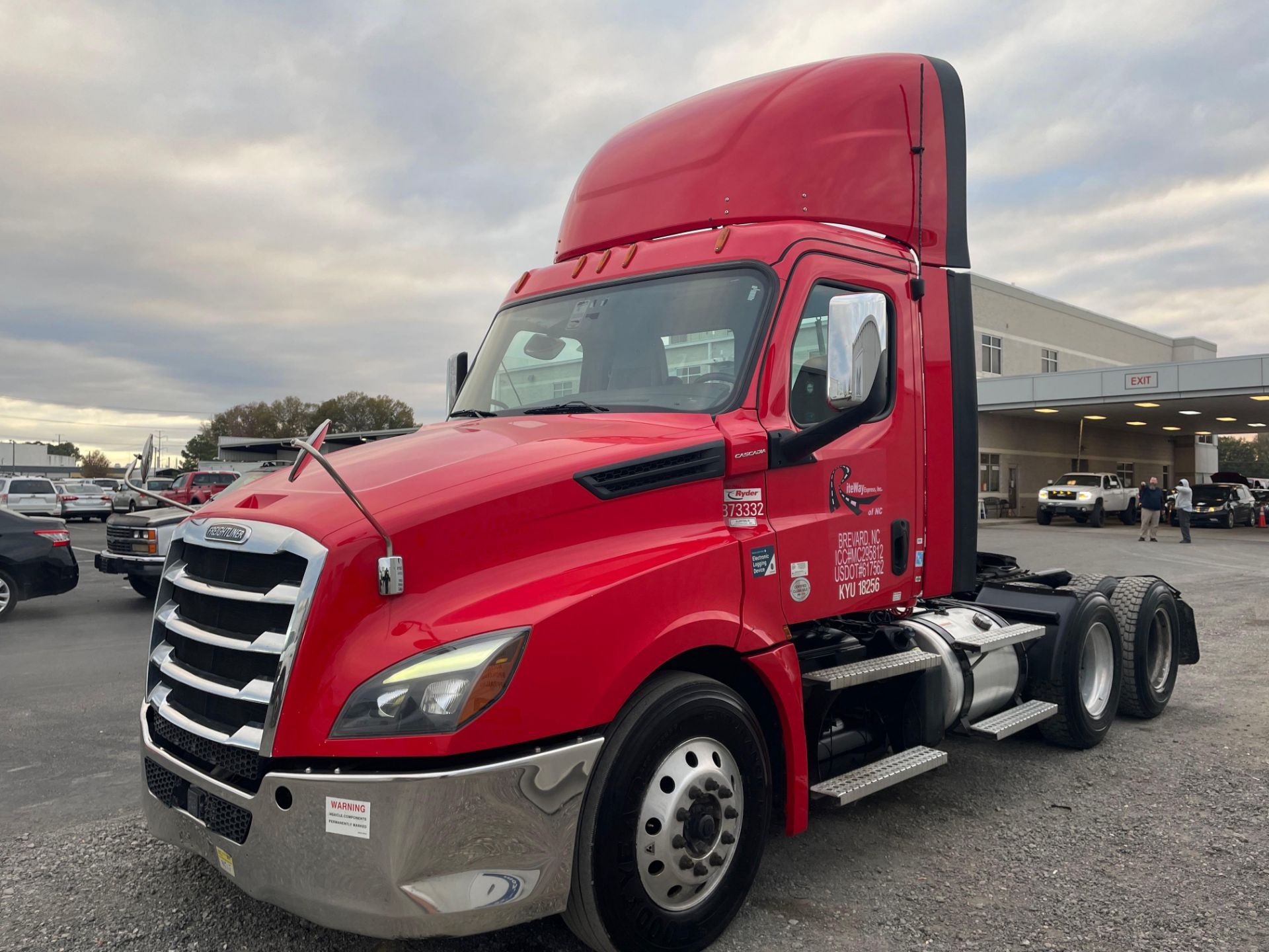 2020 Freightliner PX12664T Cascadia 126 T/A Day Cab Road Tractor - Image 4 of 27