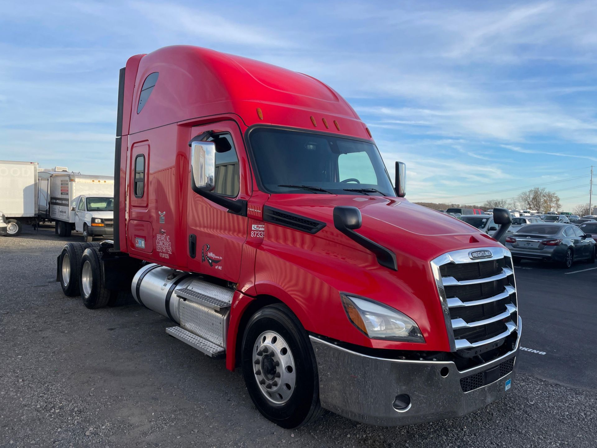 2019 Freightliner PX12664T Cascadia 126 T/A Sleeper Road Tractor - Image 4 of 31