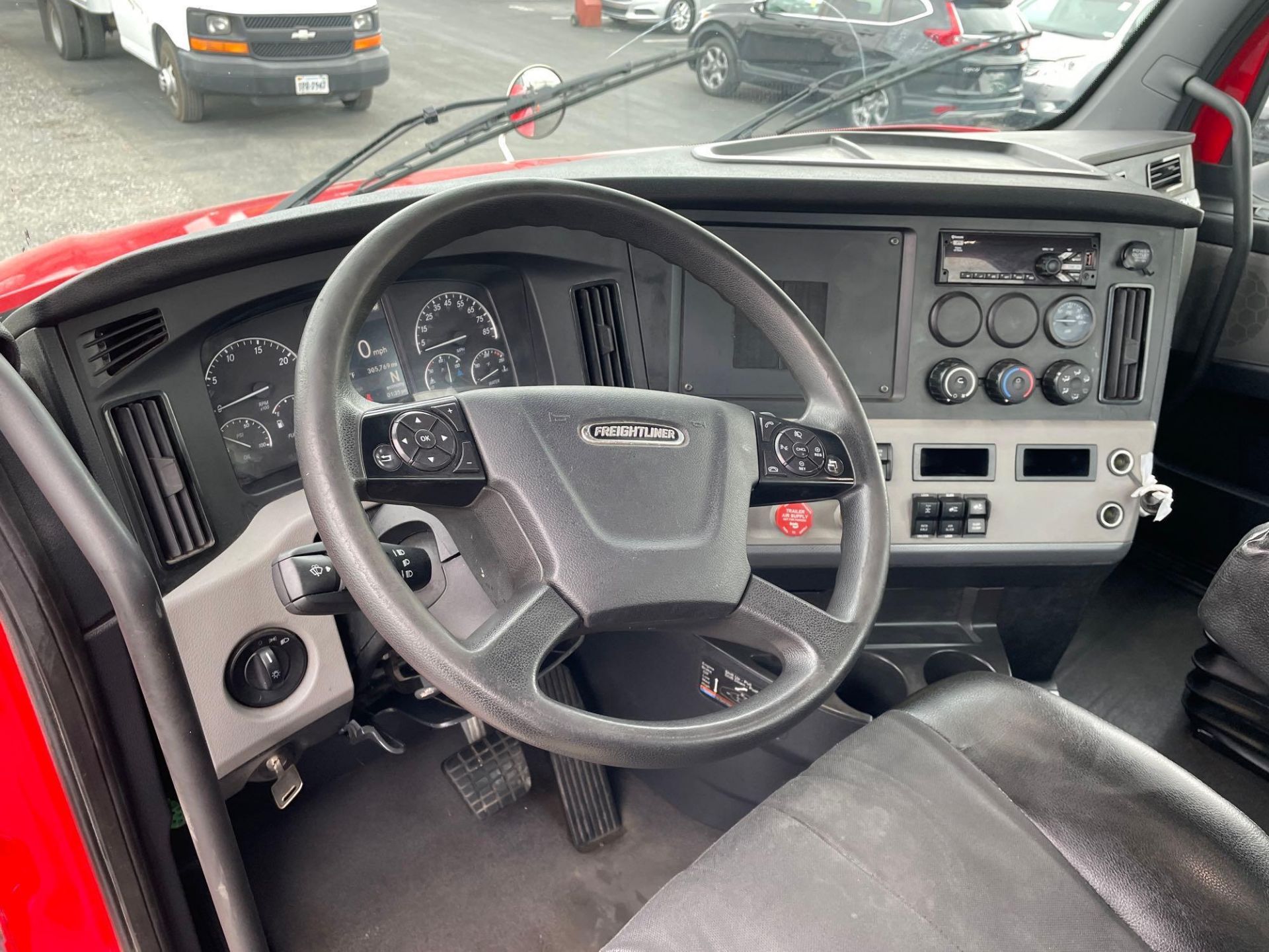 2020 Freightliner PX12664T Cascadia 126 T/A Day Cab Road Tractor - Image 7 of 20