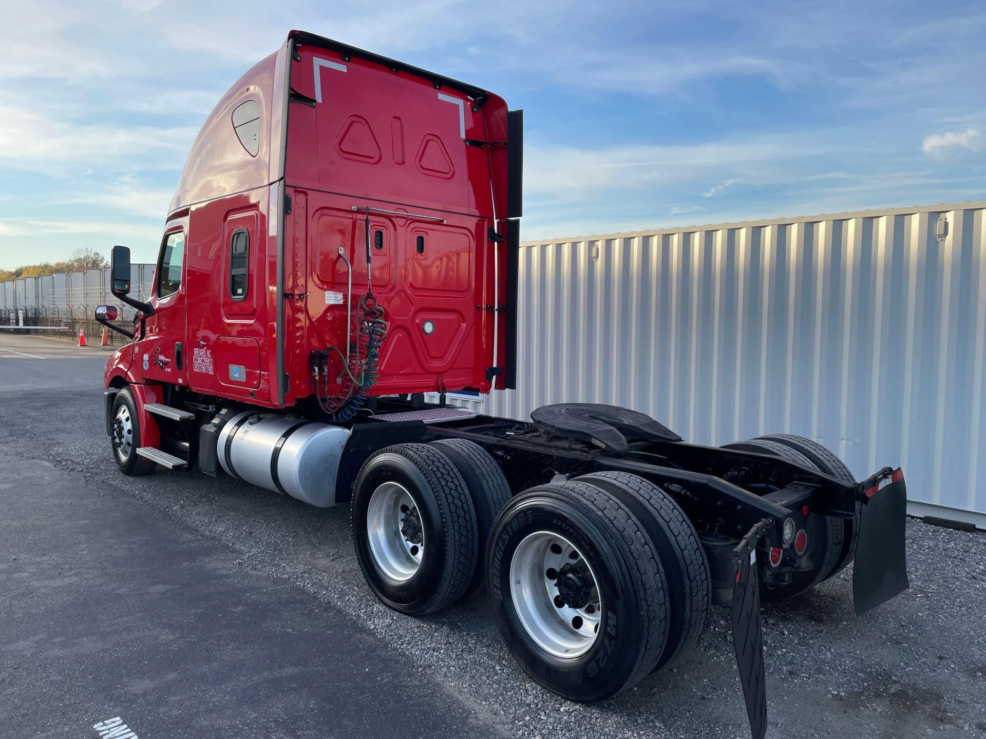 2020 Freightliner PX12664T Cascadia 126 T/A Sleeper Road Tractor - Image 2 of 33