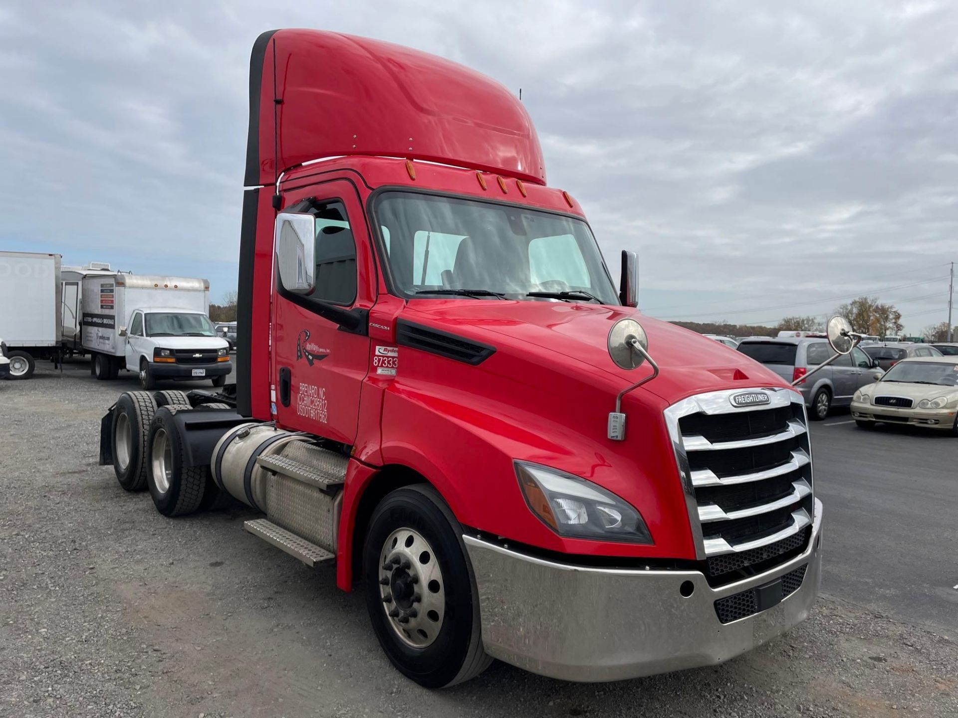 2020 Freightliner PX12664T Cascadia 126 T/A Day Cab Road Tractor - Image 4 of 19